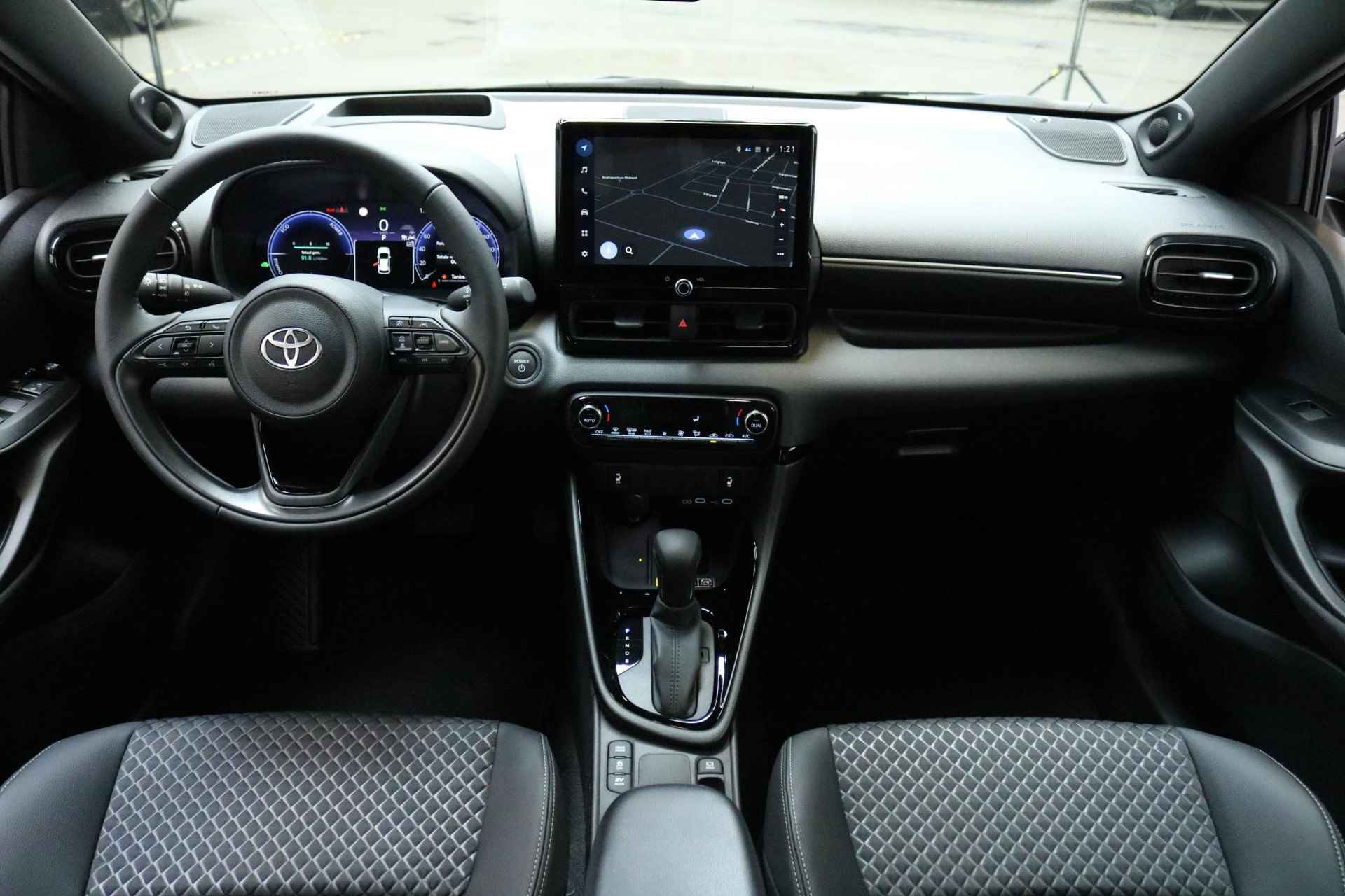 Toyota Yaris Hybrid 130 Executive, Panorama-dak, €1500 voordeel , NIEUW. DIRECT LEVERBAAR! - 23/41