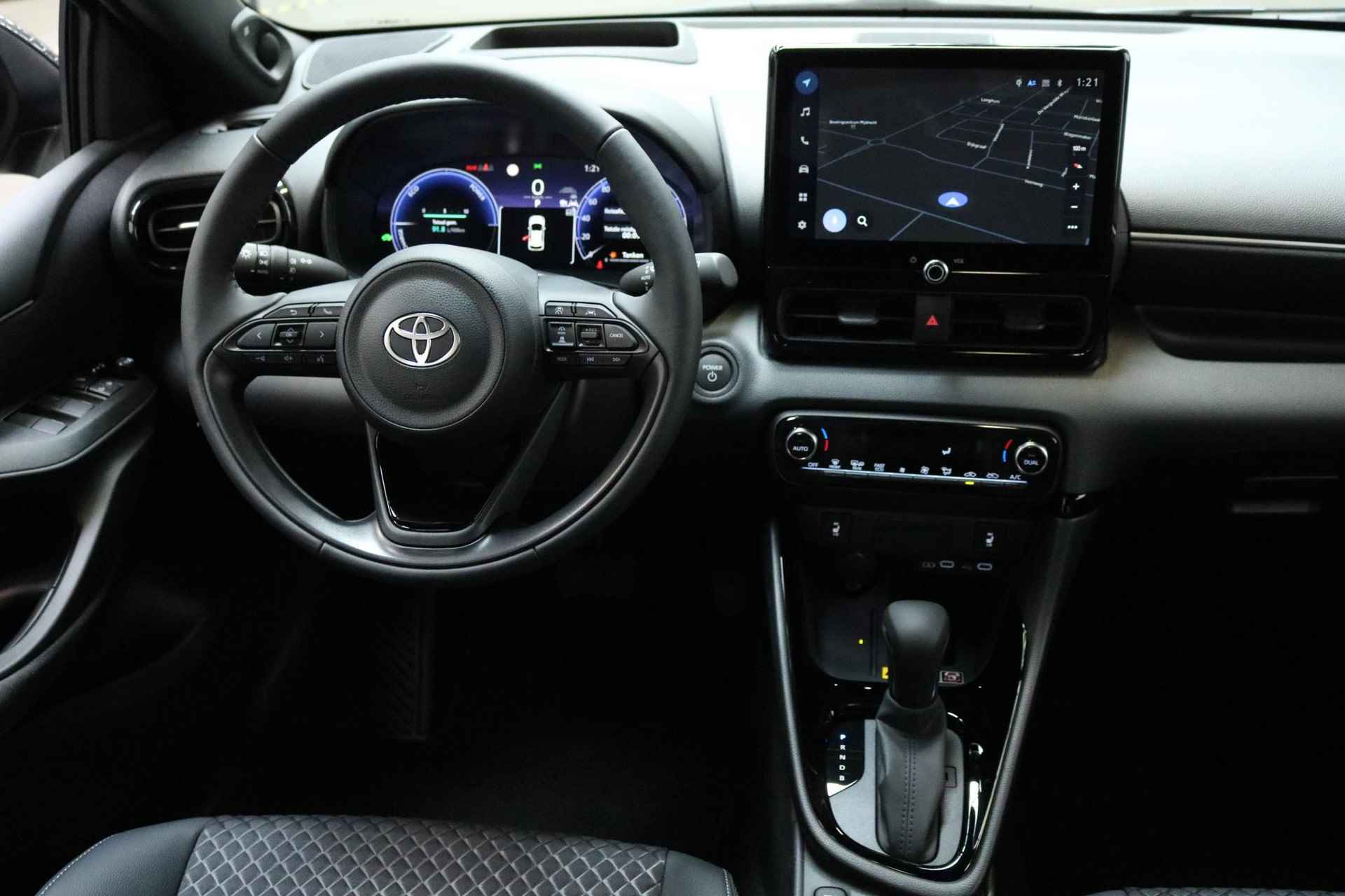 Toyota Yaris Hybrid 130 Executive, Panorama-dak, €1500 voordeel , NIEUW. DIRECT LEVERBAAR! - 24/41