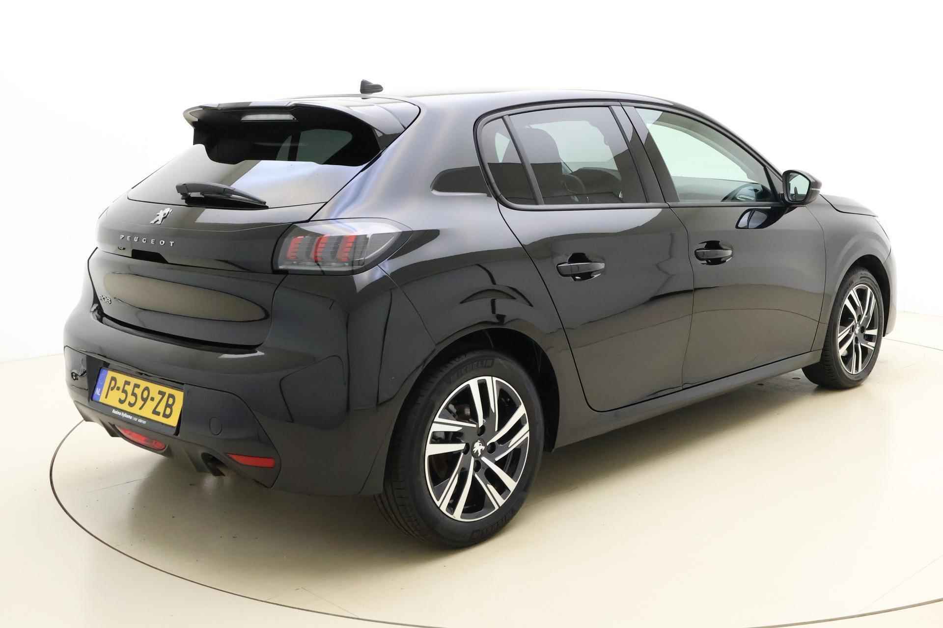 Peugeot 208 1.2T Automaat Allure | Achteruitrijcamera | Navigatie | Parkeersensoren | Privacy Glass | Lichtmetalen velgen | Climate Control - 3/32