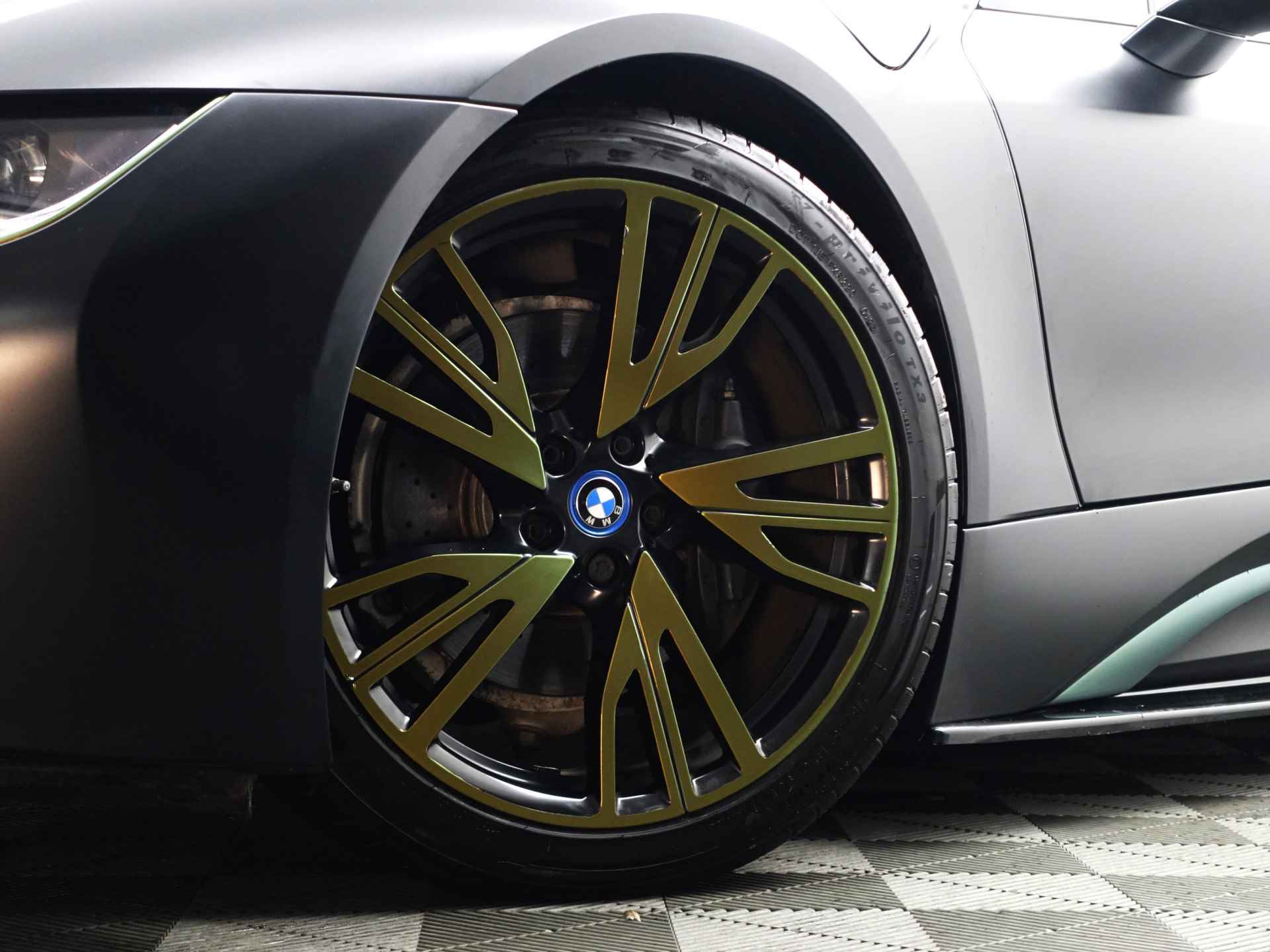 BMW i8 1.5 Protonic Black Edition Aut- Frozen Black, Forged carbon, Harman Kardon, Head Up, 360 Camera - 30/40