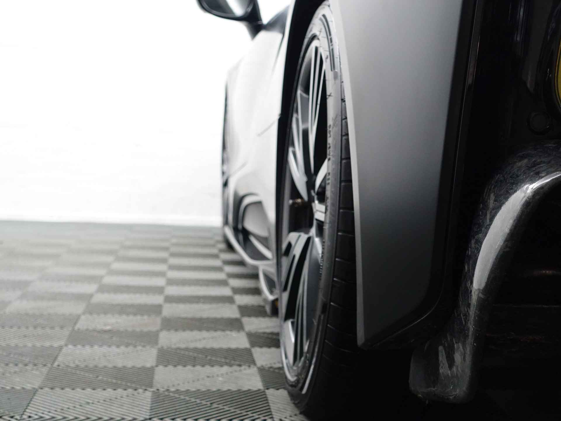 BMW i8 1.5 Protonic Black Edition Aut- Frozen Black, Forged carbon, Harman Kardon, Head Up, 360 Camera - 36/40