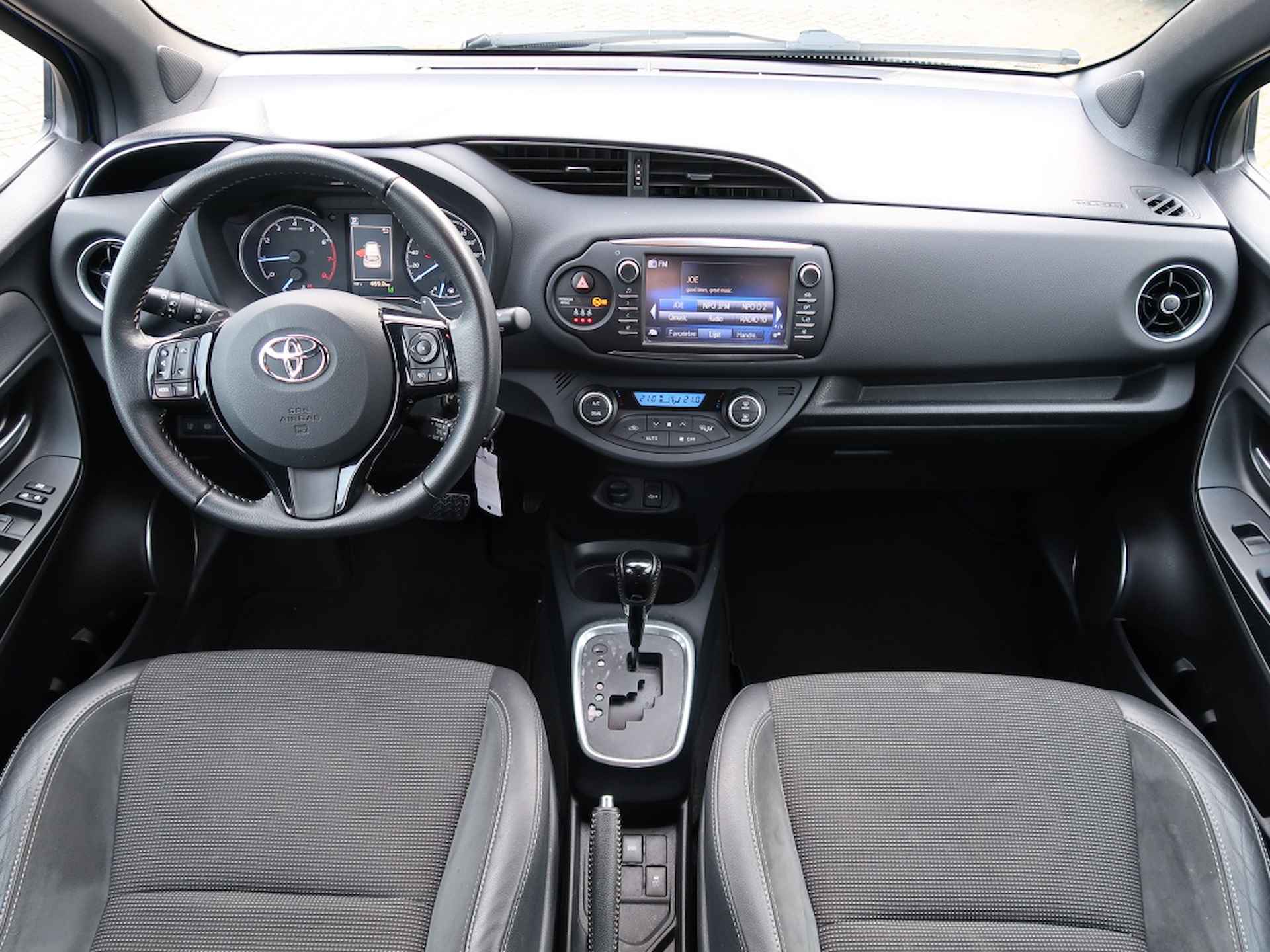 Toyota Yaris 1.5 VVT-i Executive / Automaat / Trekhaak / Navigatie - 5/30