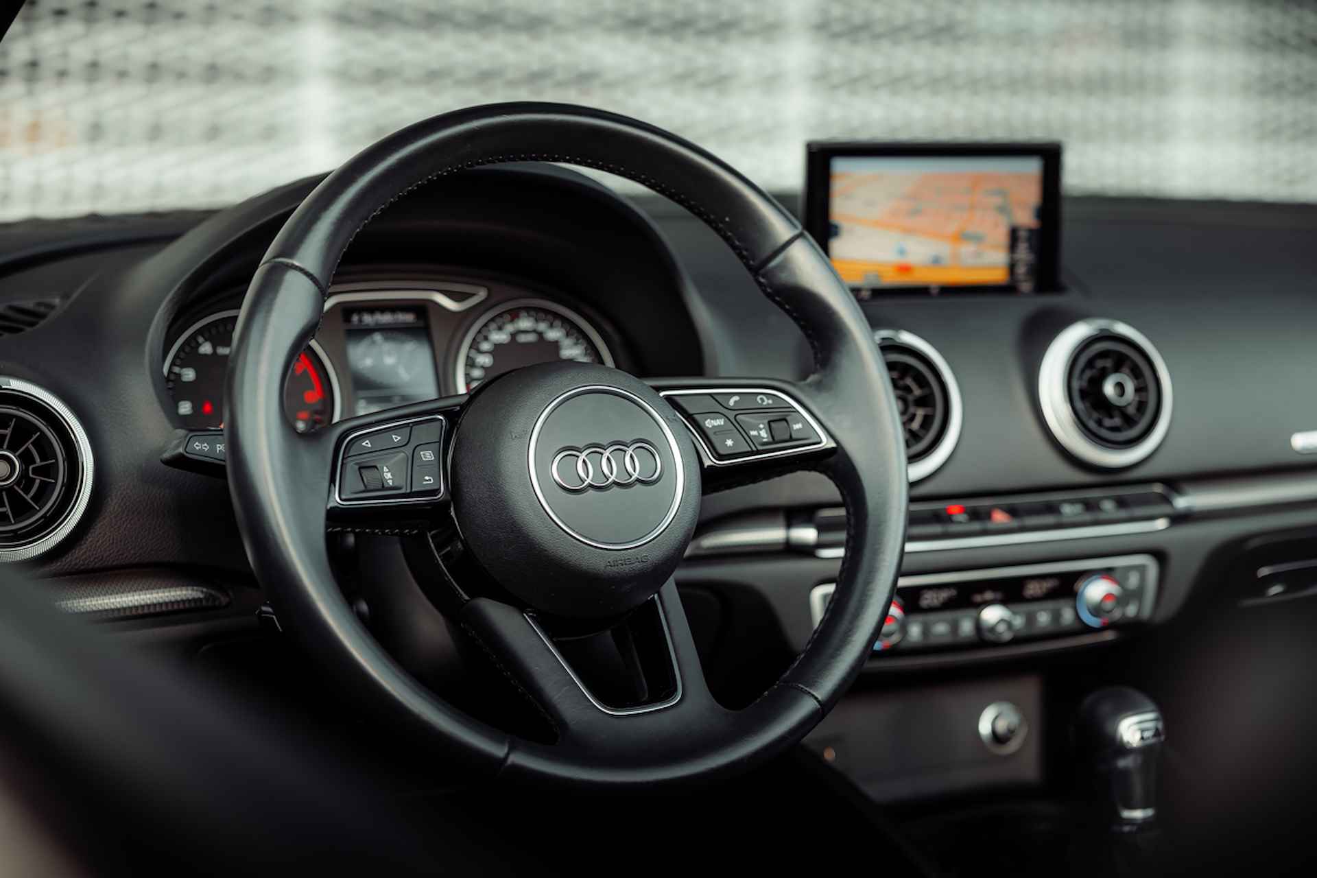 Audi A3 Cabriolet 40 TFSI 190pk s-tronic quattro S Line | Nekverwarming | Stoelverwarming | Leder-alcantara | Camera | 18" LM velgen | LED | Navigatie - 20/31