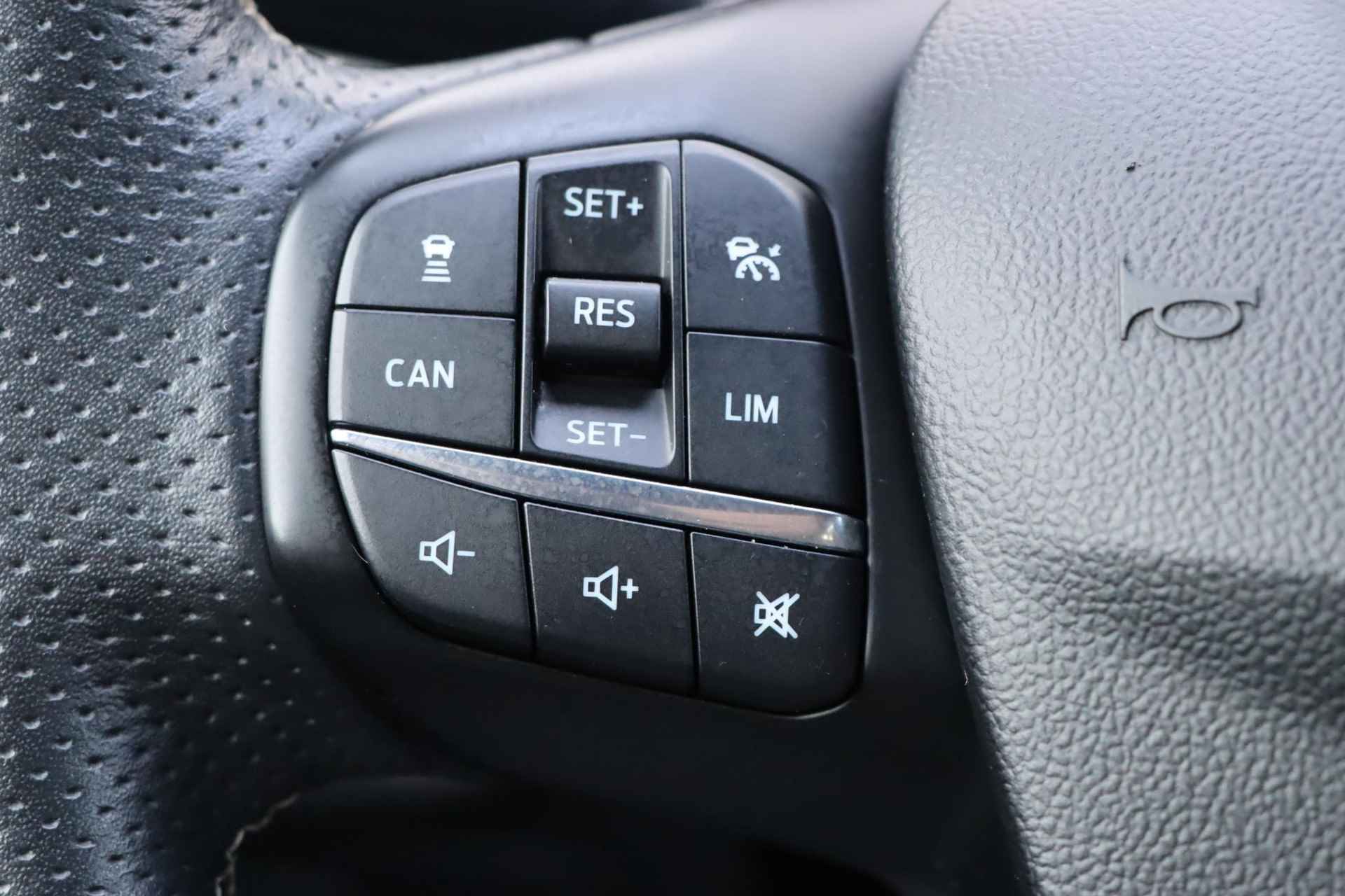 Ford Focus 2.0 Ecoblue ST-3 | Winter Pack | Adaptieve Led koplampen |  Afneembare Trekhaak | Electrische bestuurdersstoel | B & O Audio Systeem | - 14/33