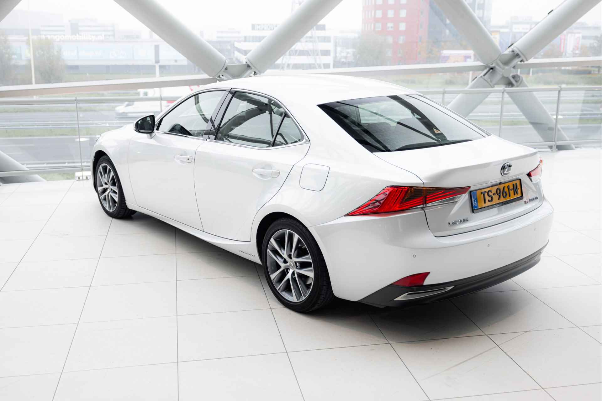 Lexus IS 300h Hybrid Business Line | Adaptive Cruise Control | Stoelverwarming | Parkeersensoren | - 14/63