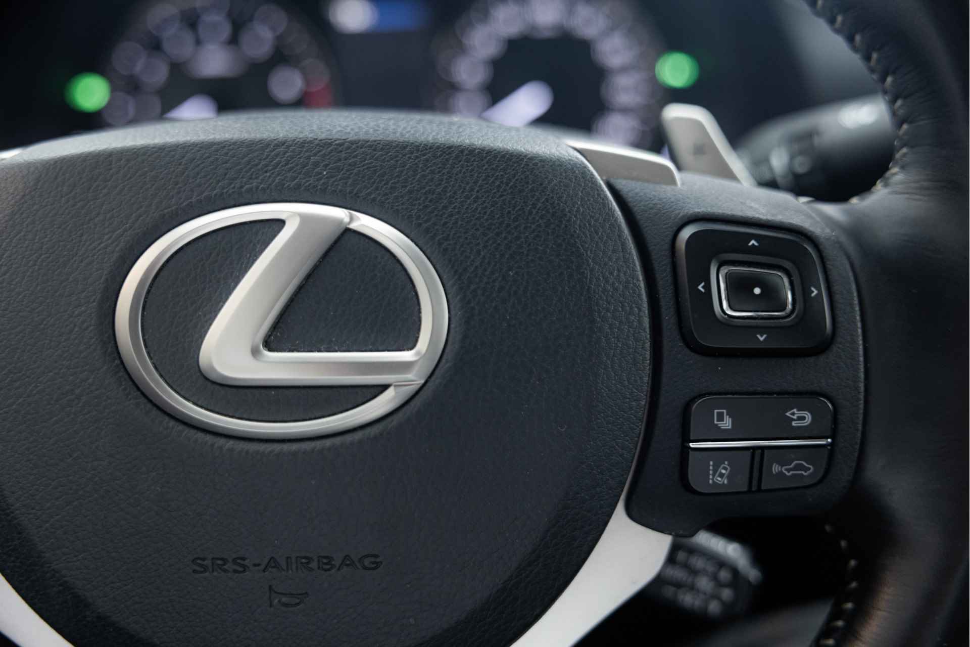 Lexus IS 300h Hybrid Business Line | Adaptive Cruise Control | Stoelverwarming | Parkeersensoren | - 20/63