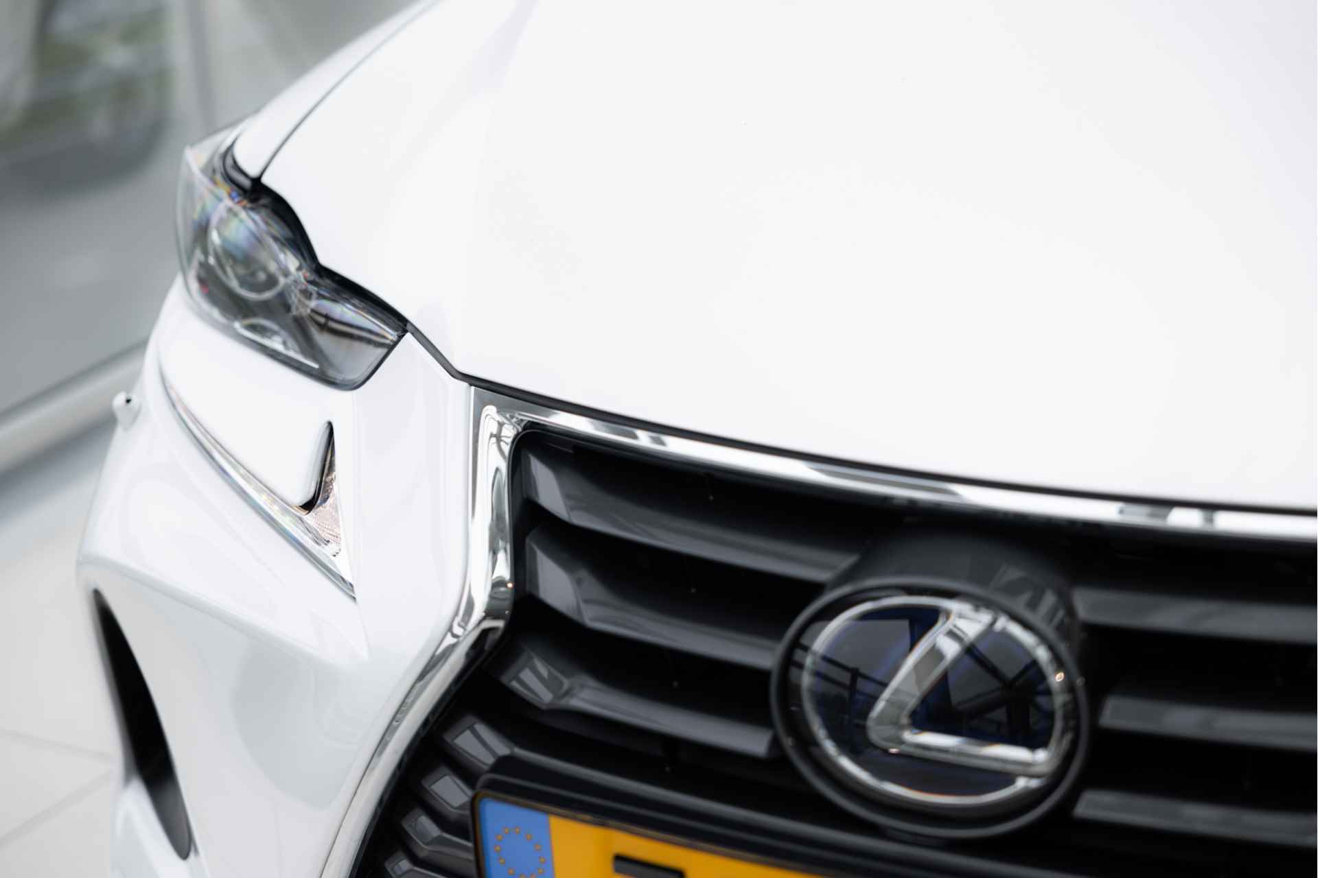 Lexus IS 300h Hybrid Business Line | Adaptive Cruise Control | Stoelverwarming | Parkeersensoren | - 45/63