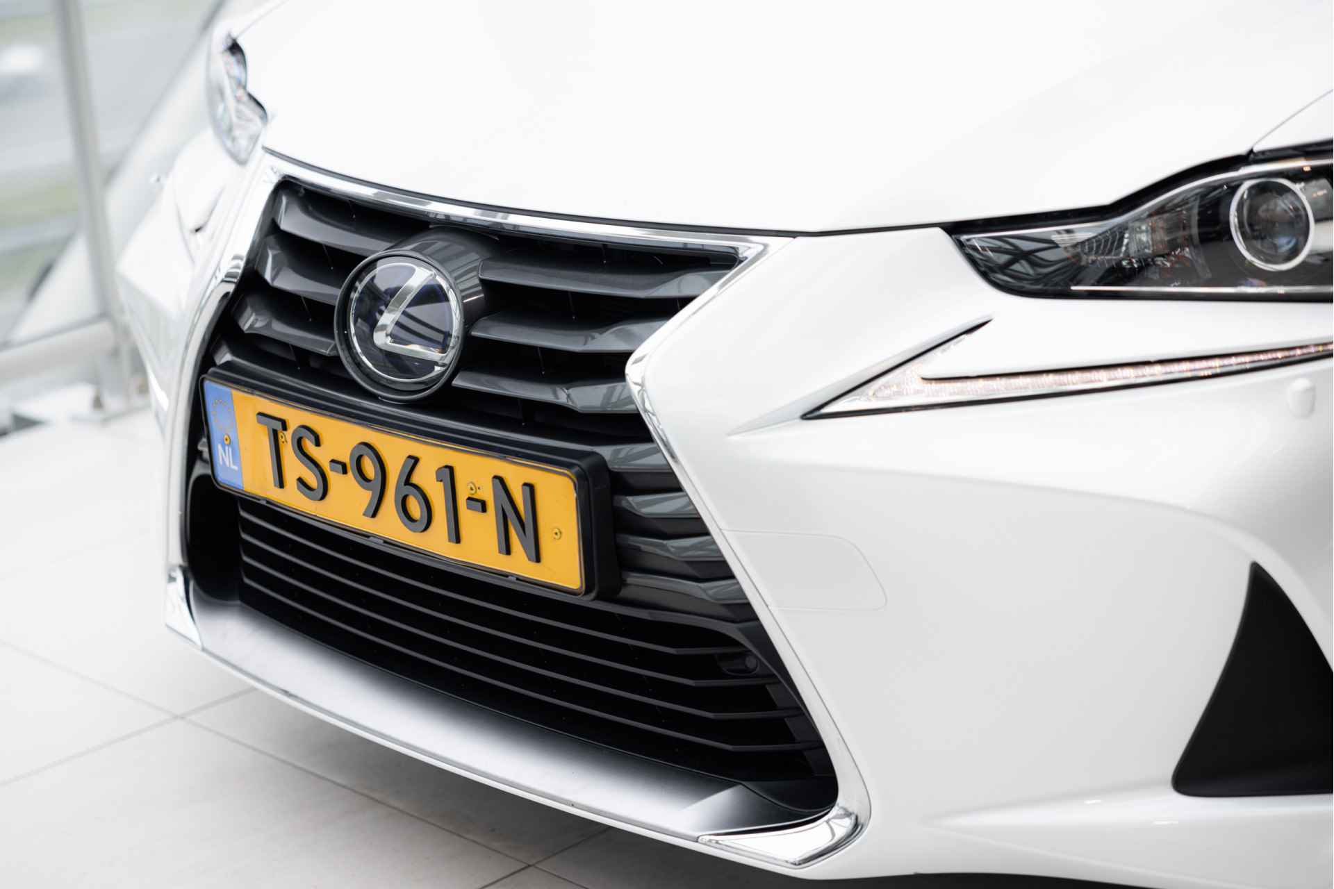 Lexus IS 300h Hybrid Business Line | Adaptive Cruise Control | Stoelverwarming | Parkeersensoren | - 46/63