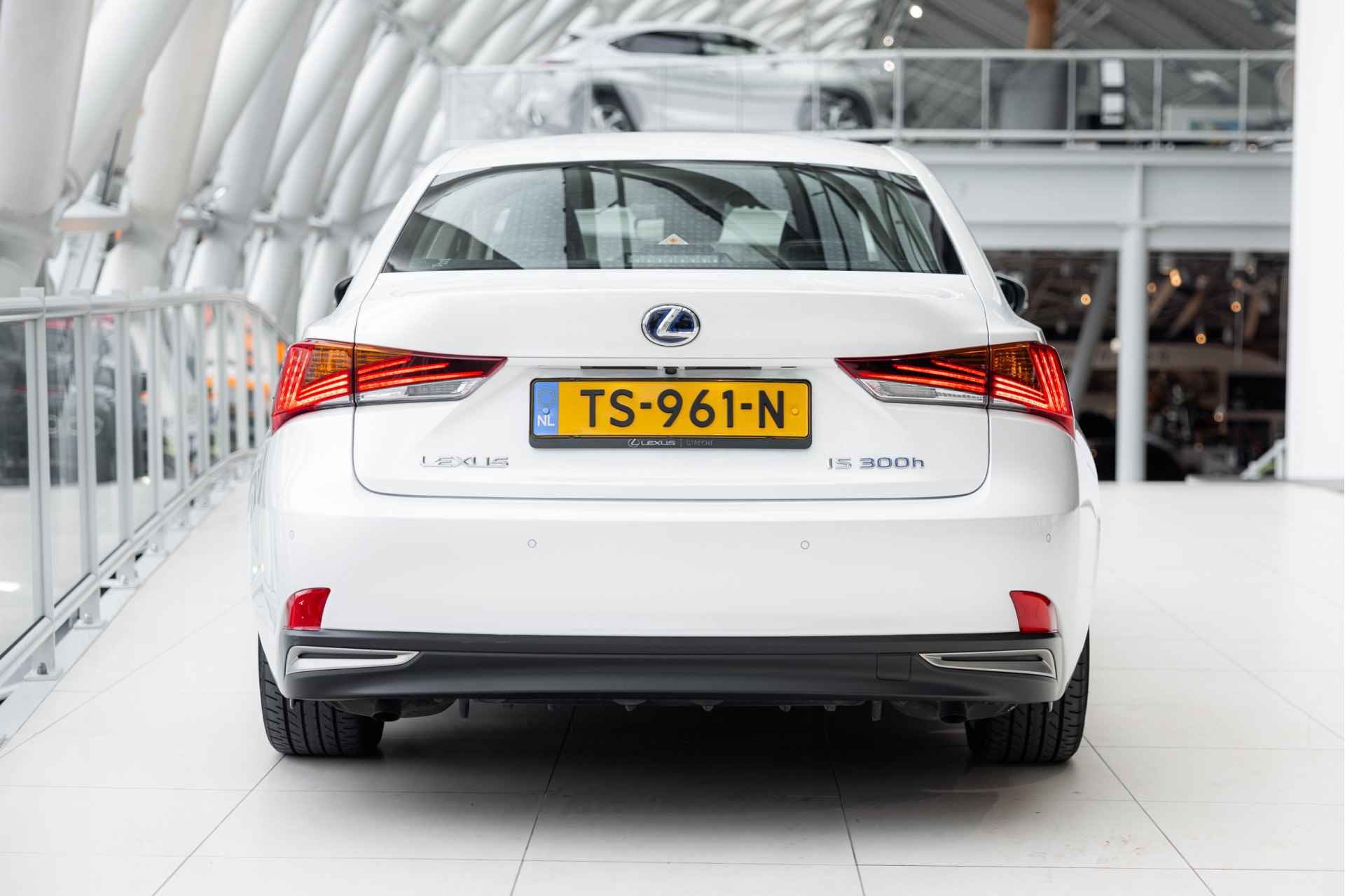 Lexus IS 300h Hybrid Business Line | Adaptive Cruise Control | Stoelverwarming | Parkeersensoren | - 59/63