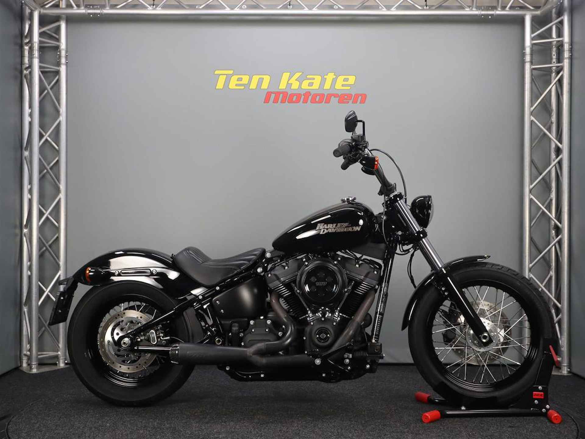 Harley Davidson STREET BOB FXDB