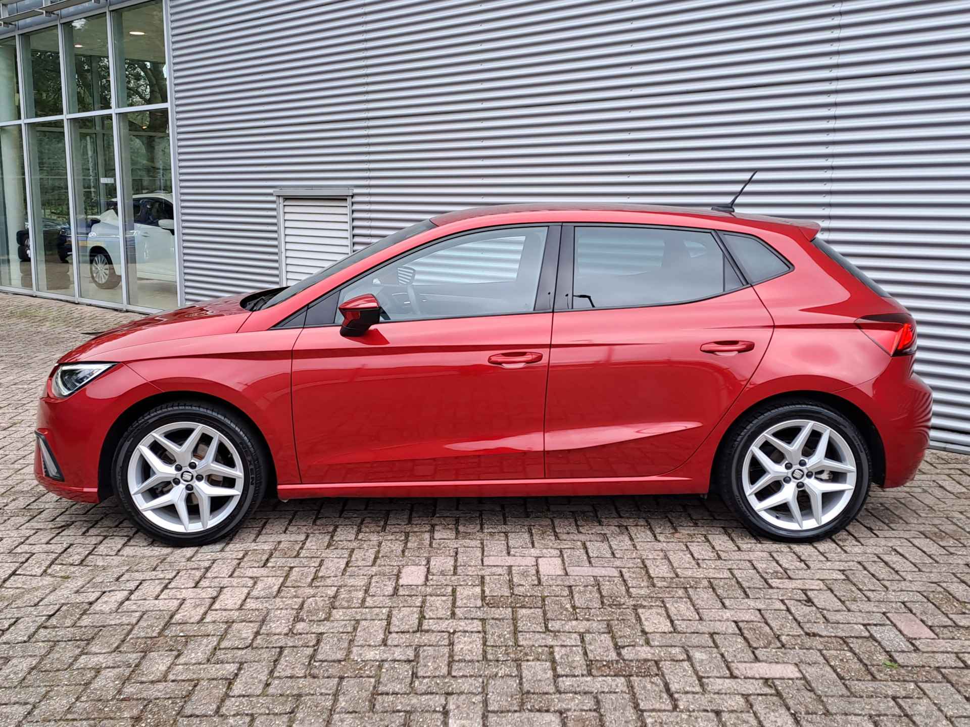 SEAT Ibiza 1.0 TSI FR Business Intense | Apple Carplay/Android Auto | Navi | FR | Camera - 2/36