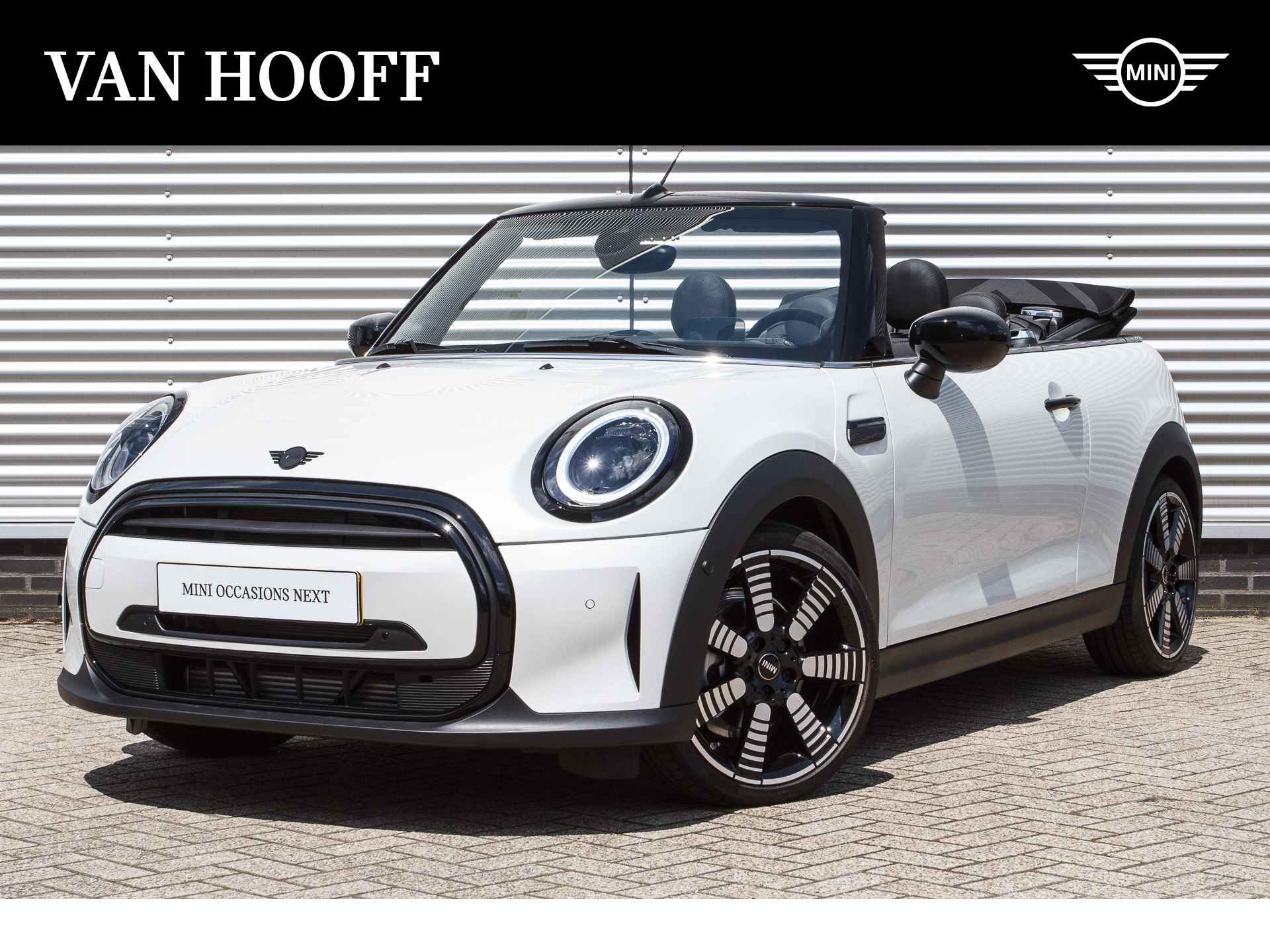 MINI Cabrio Cooper Classic Automaat / Stoelverwarming / LED / Comfort Access / Achteruitrijcamera / Park Assistant / Harman Kardon - 1/28