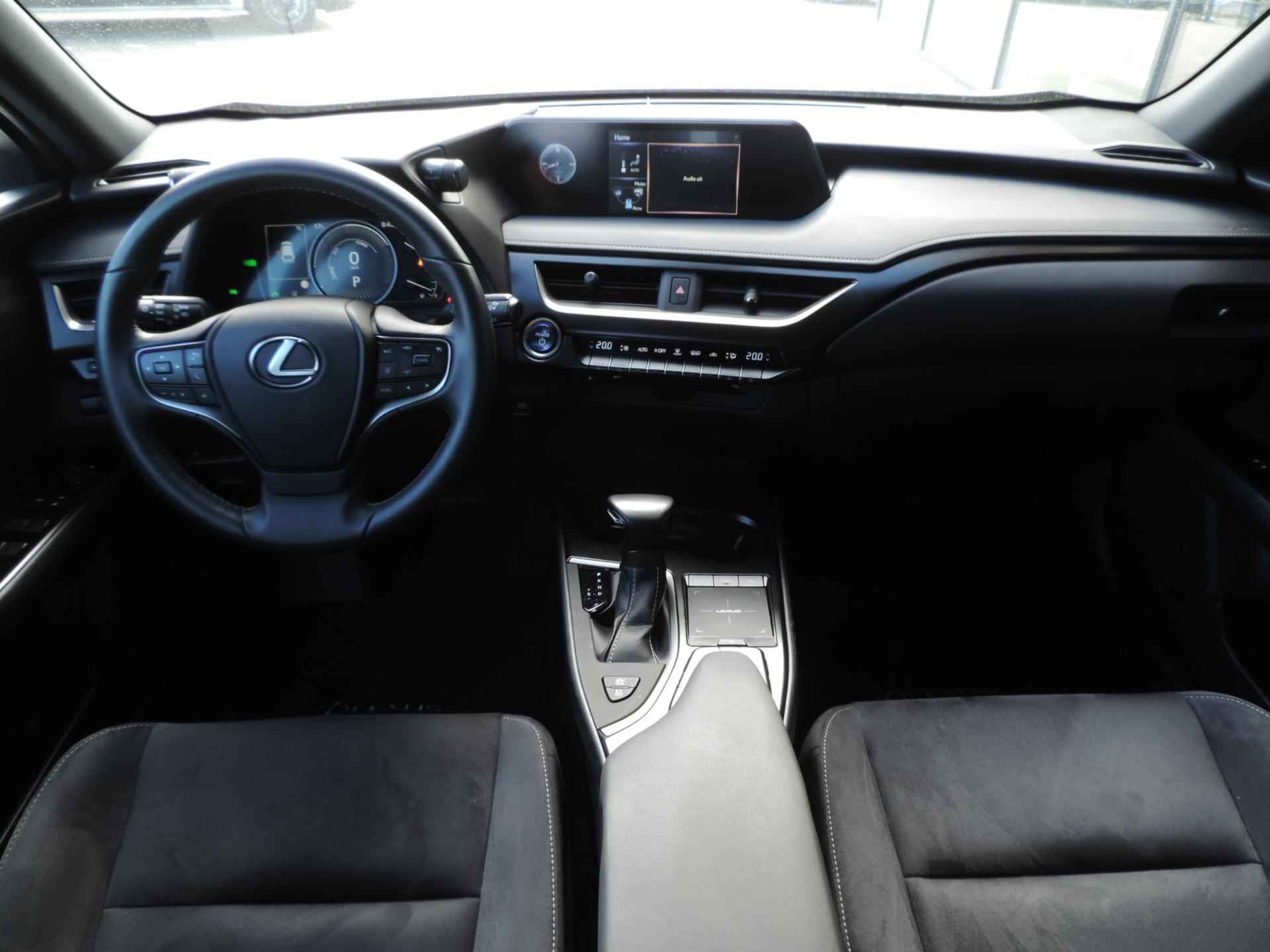 Lexus UX 250h Preference Line 29.000km AUTOMAAT | LED kopl | CarPlay | 18” | Dodehoek | ECC | PDC v+a | Camera - 13/68