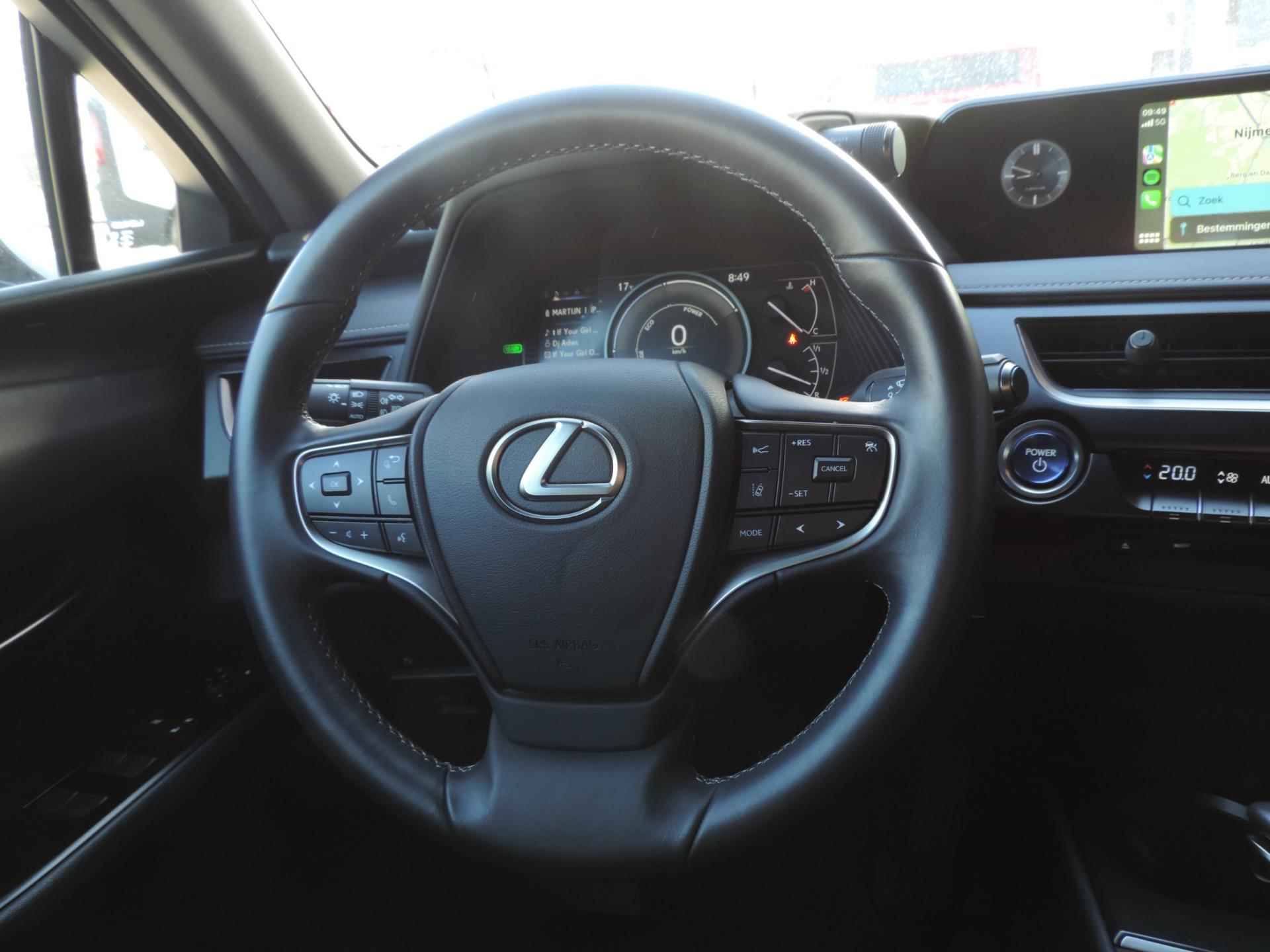 Lexus UX 250h Preference Line 29.000km AUTOMAAT | LED kopl | CarPlay | 18” | Dodehoek | ECC | PDC v+a | Camera - 40/68