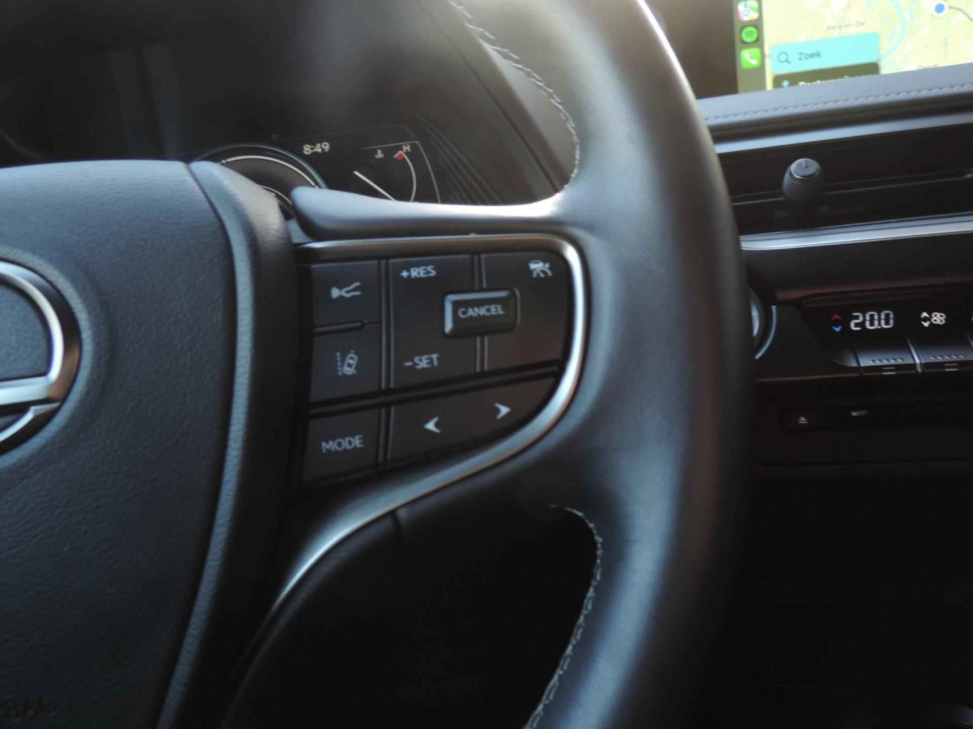 Lexus UX 250h Preference Line 29.000km AUTOMAAT | LED kopl | CarPlay | 18” | Dodehoek | ECC | PDC v+a | Camera - 42/68