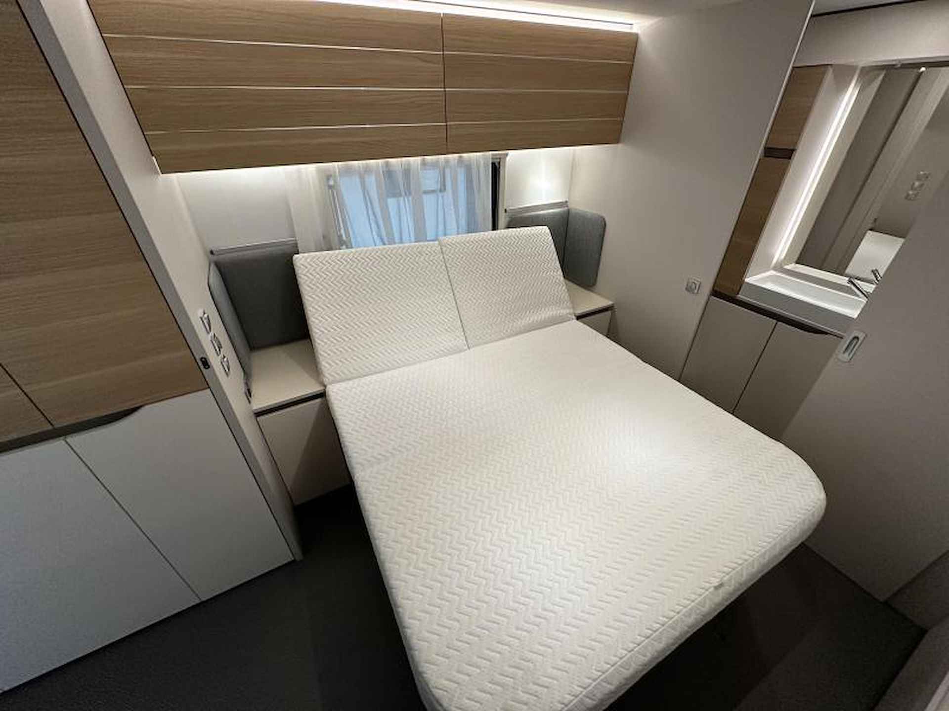 Adria Adora 613 UT Queensbed - Model 2025 - 10/16