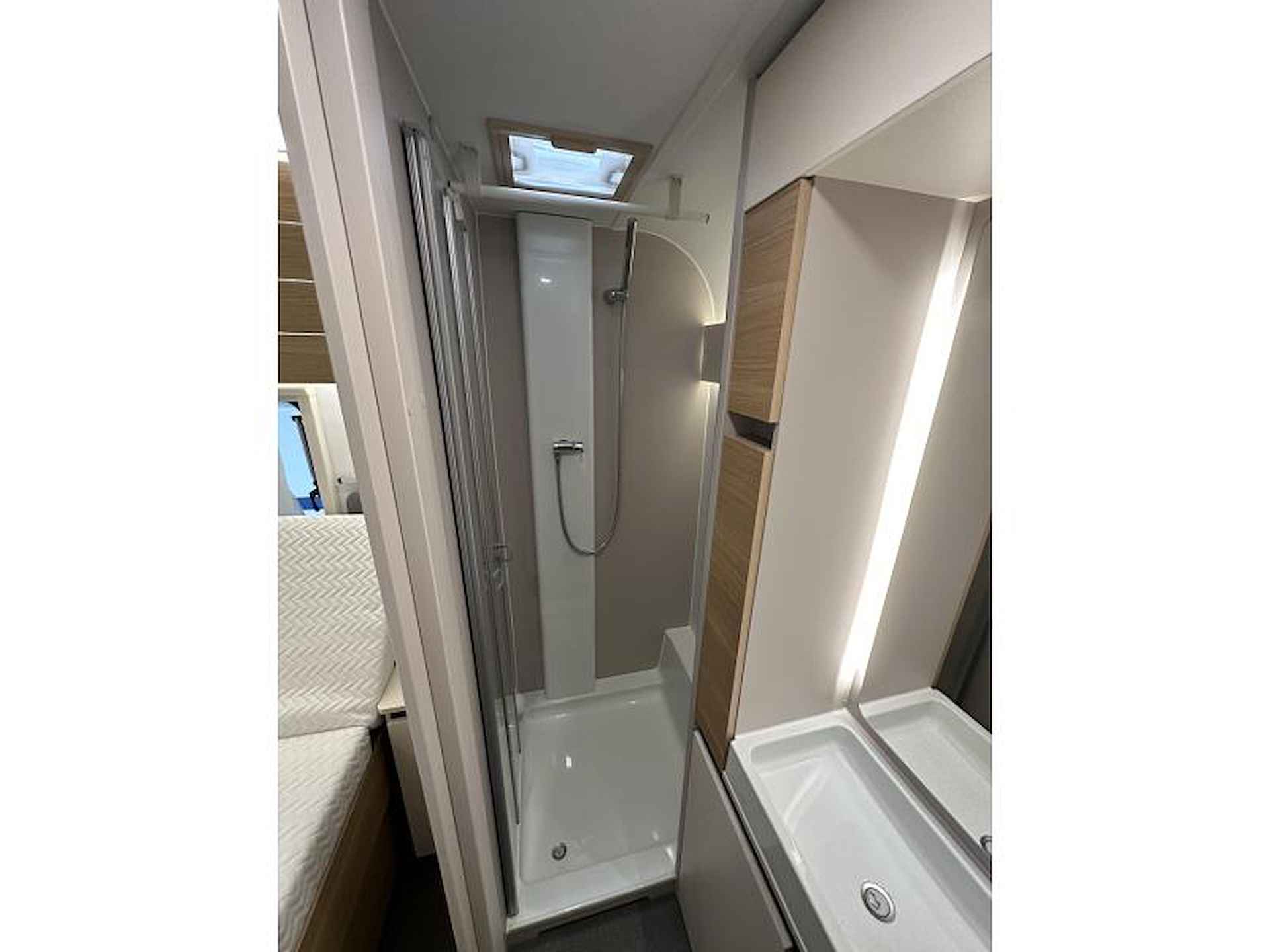 Adria Adora 613 UT Queensbed - Model 2025 - 14/16