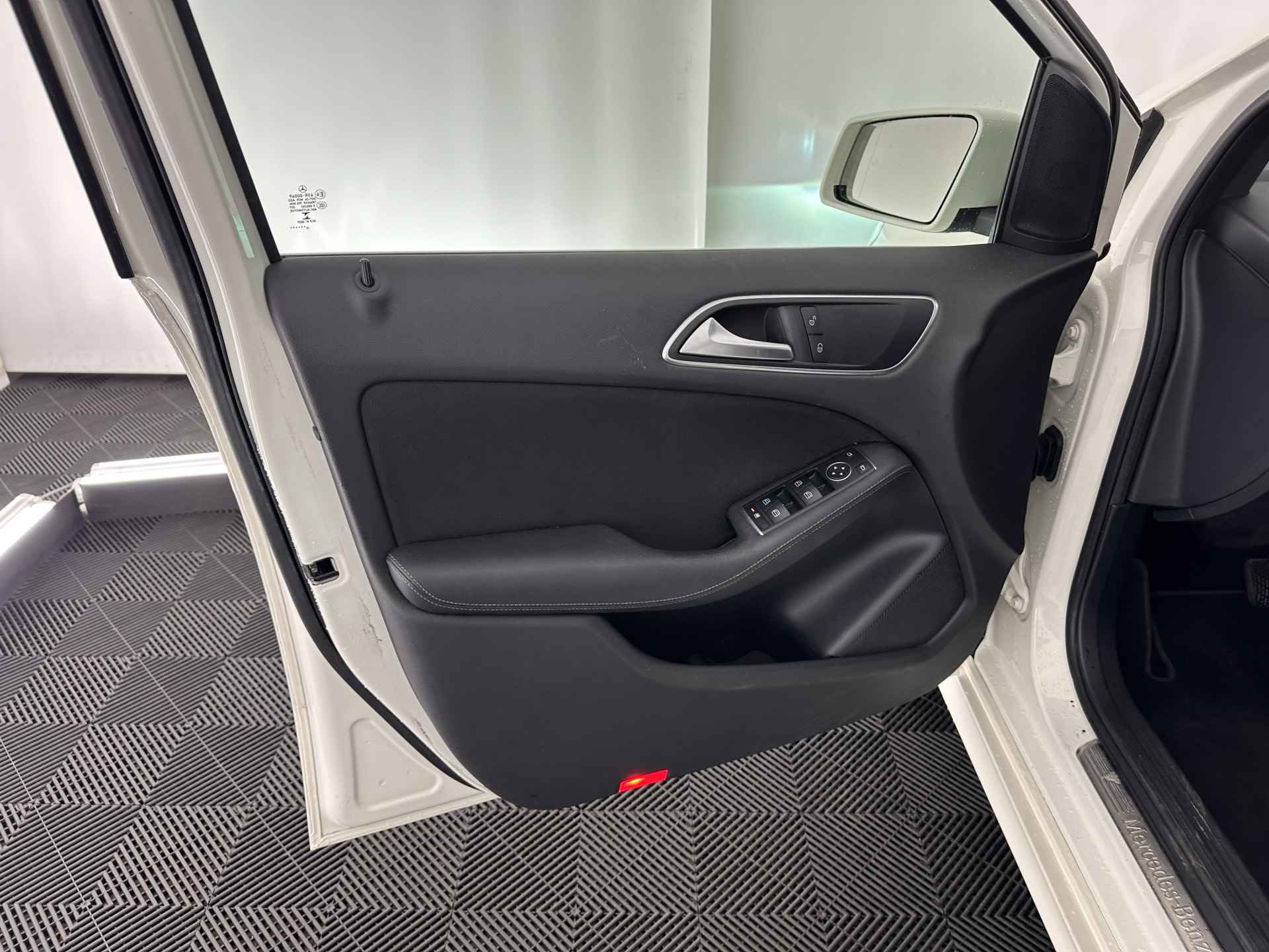 Mercedes-Benz B-Klasse Electric Drive Lease Edition Style-Pack 28 kWh [ 3-Fase ] Aut. *NAVI-FULLMAP | BI-XENON | RANGE-PLUS | ECC | PDC | CRUISE | COMFORT-SEATS | 17"ALU* - 20/28