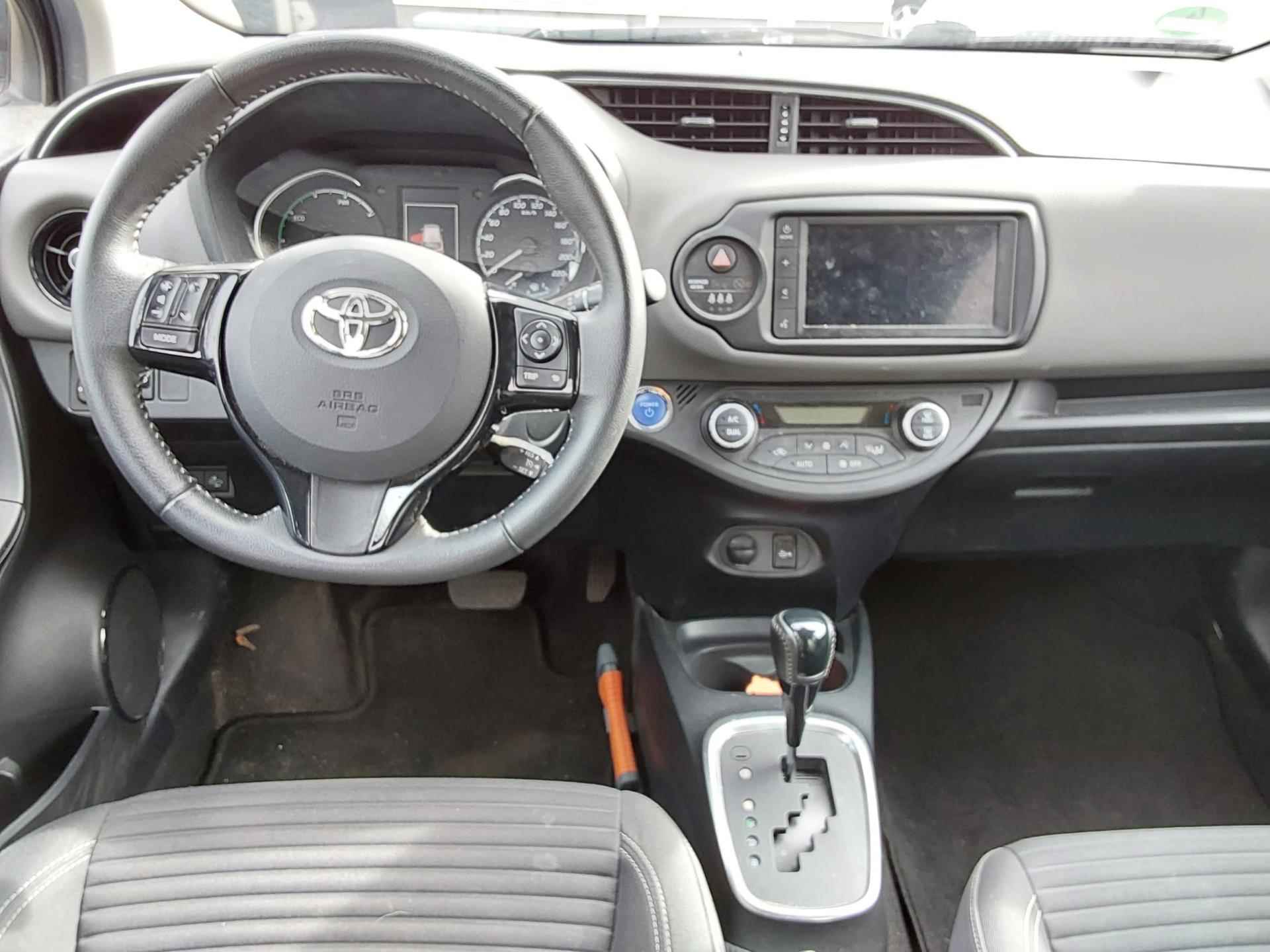Toyota Yaris 1.5 Hybrid Dynamic AUTOMAAT - 9/20
