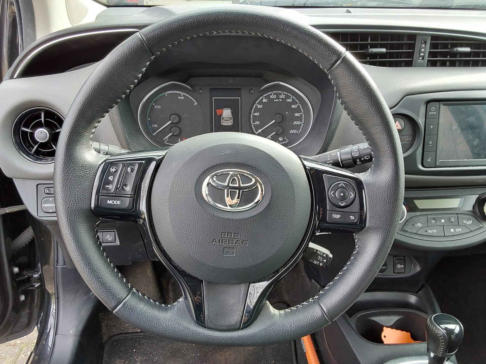 Toyota Yaris 1.5 Hybrid Dynamic AUTOMAAT - 18/20