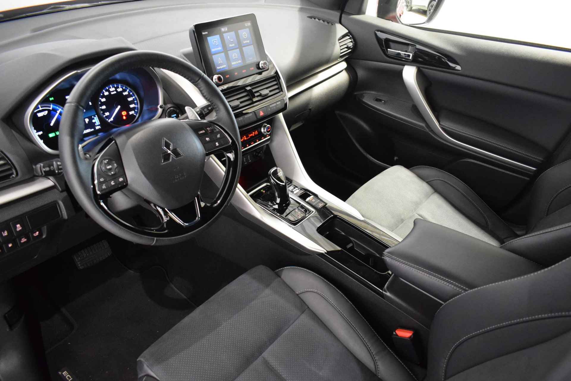 Mitsubishi Eclipse Cross 2.4 PHEV Executive | 360-Camera | Dodehoek detectie | Parkeersensoren | Elektrische bestuurdersstoel | Stuur/Stoelverwarming | Adaptive cruise control | Navigatie |  Elektrische zijspiegels | Apple Carplay/Android auto | - 21/57