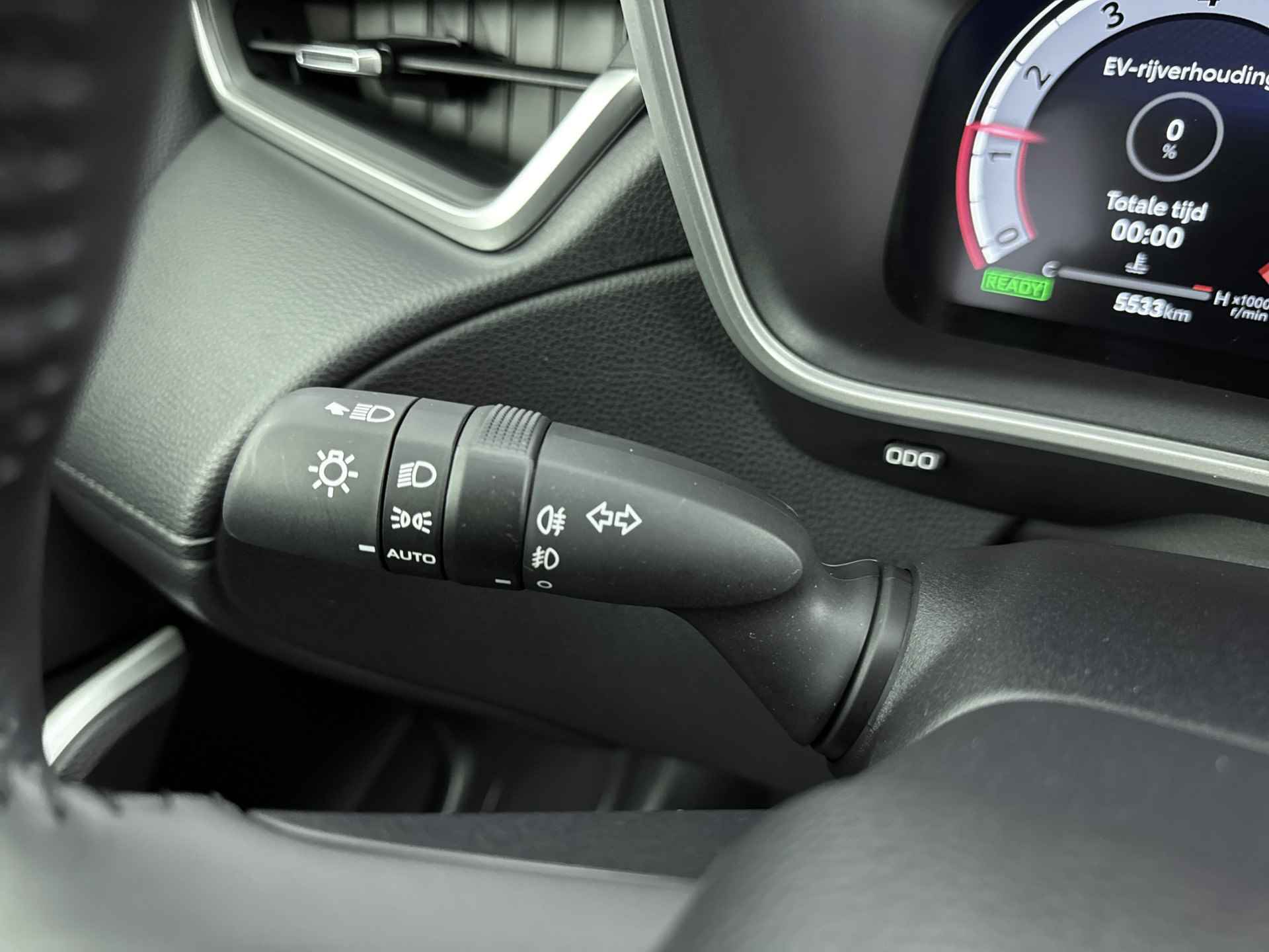 Toyota Corolla Cross 2.0 High Power Hybrid First Edition | Lichtmetalen Velgen | Parkeersensoren | Navigatie | - 23/39