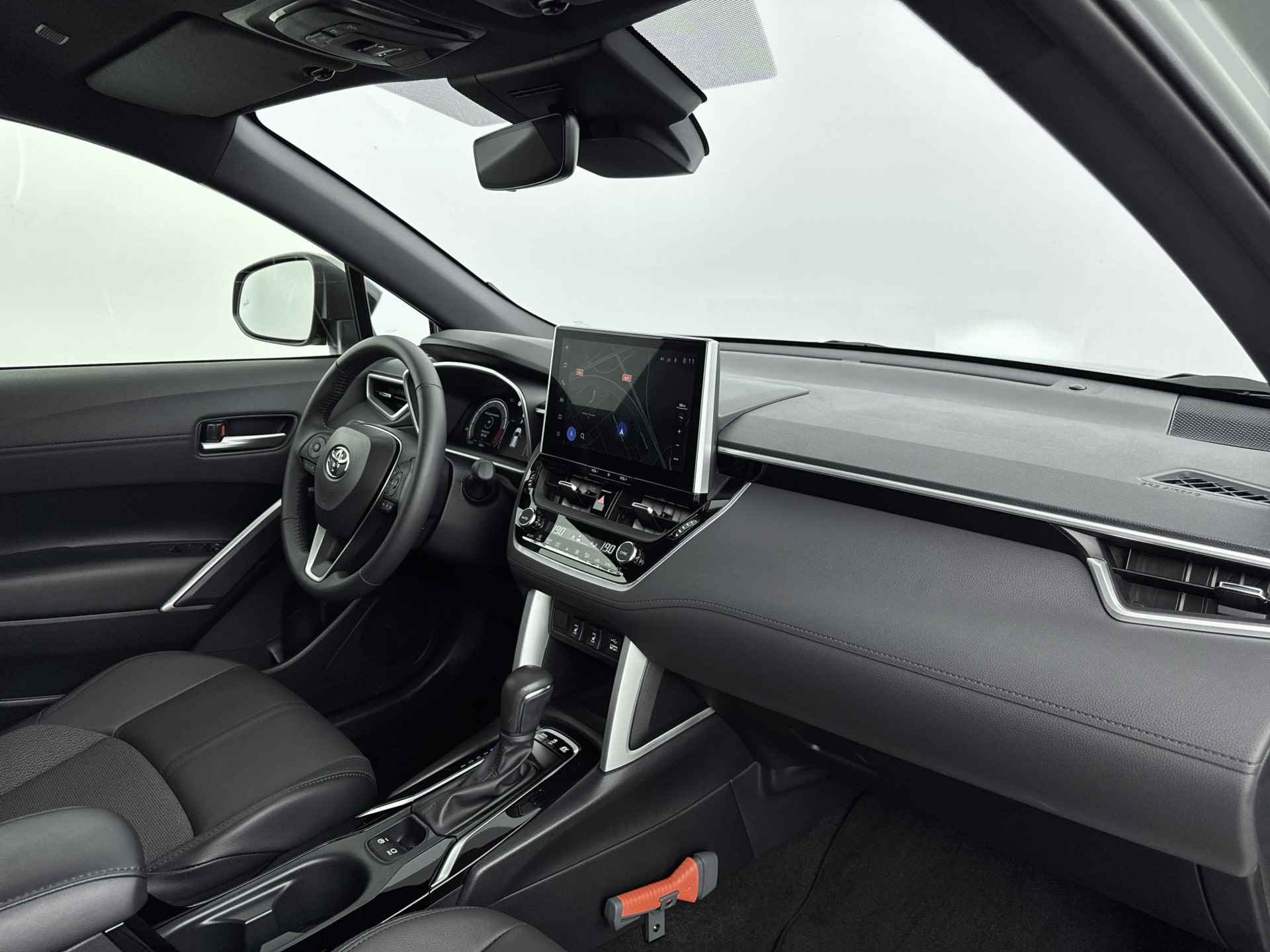 Toyota Corolla Cross 2.0 High Power Hybrid First Edition | Lichtmetalen Velgen | Parkeersensoren | Navigatie | - 29/39