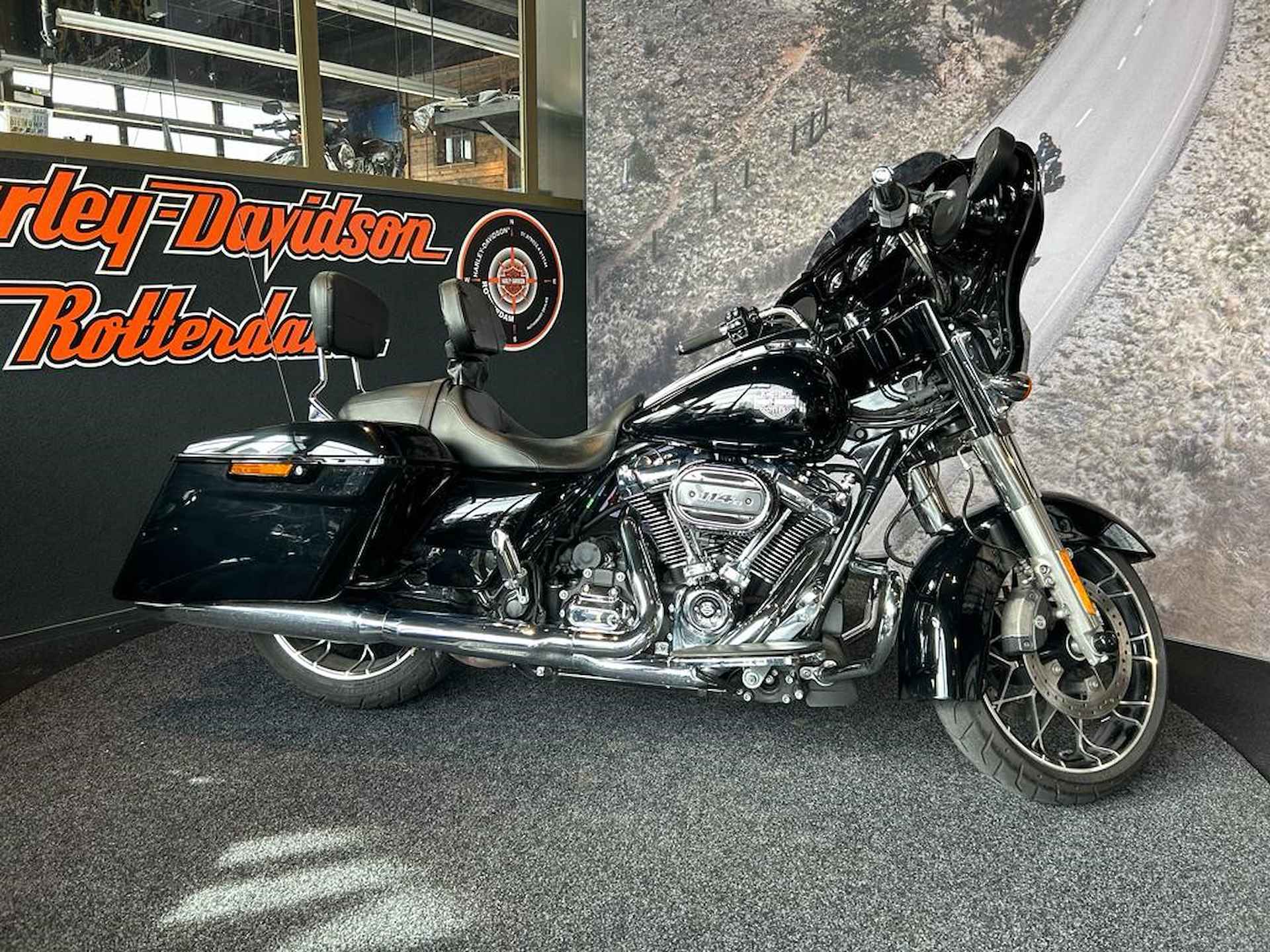 Harley-Davidson FLHXS STREET GLIDE SPECIAL - 2/15