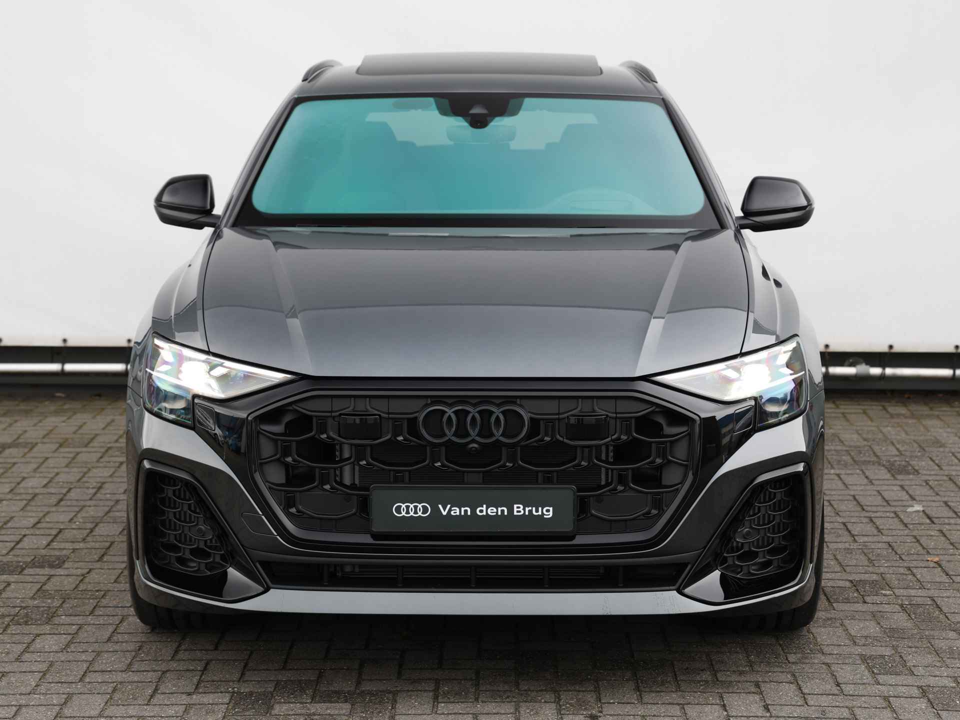 Audi Q8 60 TFSI e quattro Pro Line S Competition 490pk | vierwielsturing | B&O | Pano | 23" | Servo | HUD | 360° camera | Stoelverwarming | Trekhaak | Supersport | OLED - 4/48