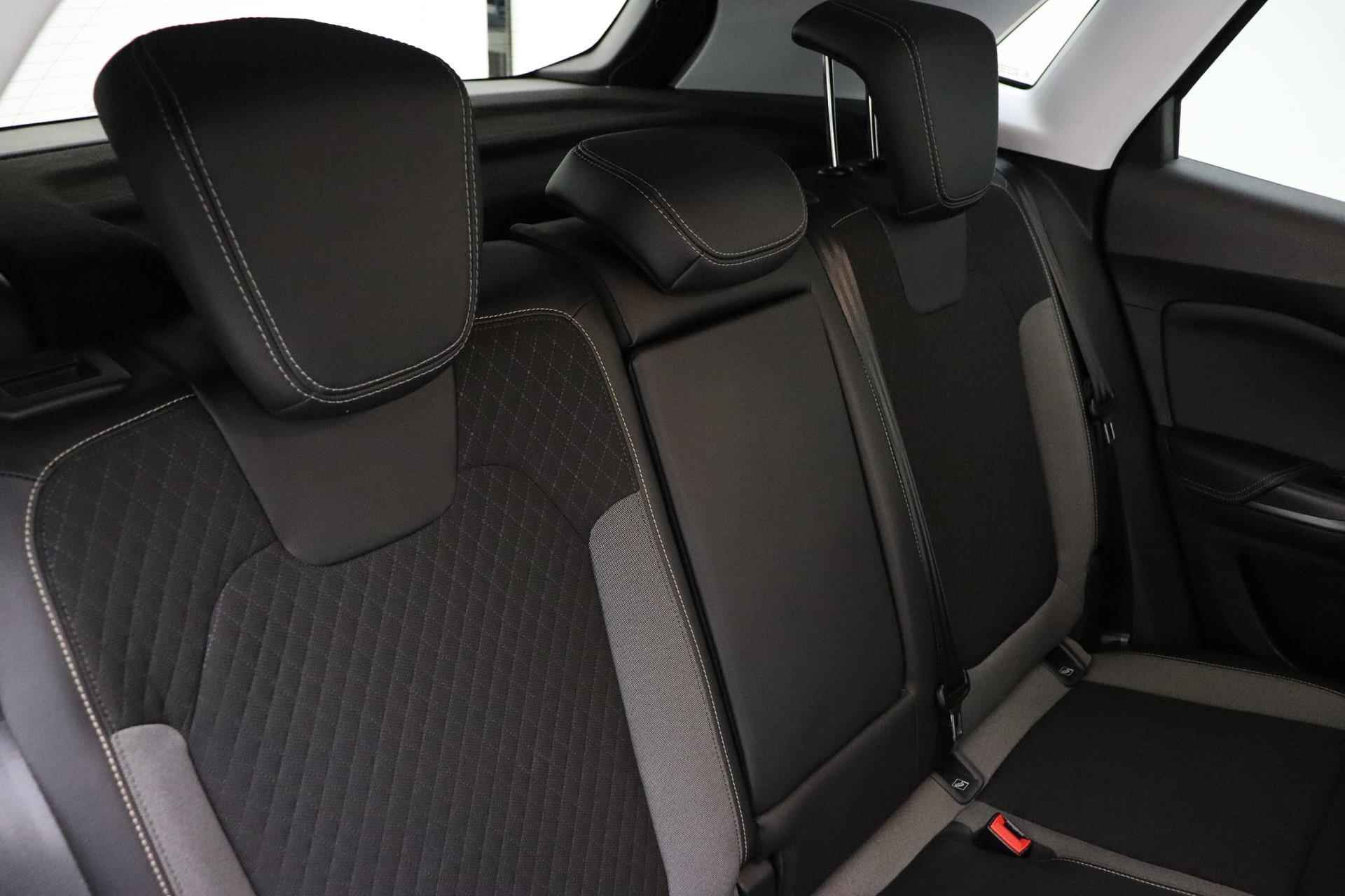 Opel Grandland X 1.2 Turbo Elegance 130 PK Automaat | Navigatie via Apple Carplay | Camera | Lichtmetalen velgen | Stoel & Stuurverwarming | Zwart dak | Getint glas - 16/37