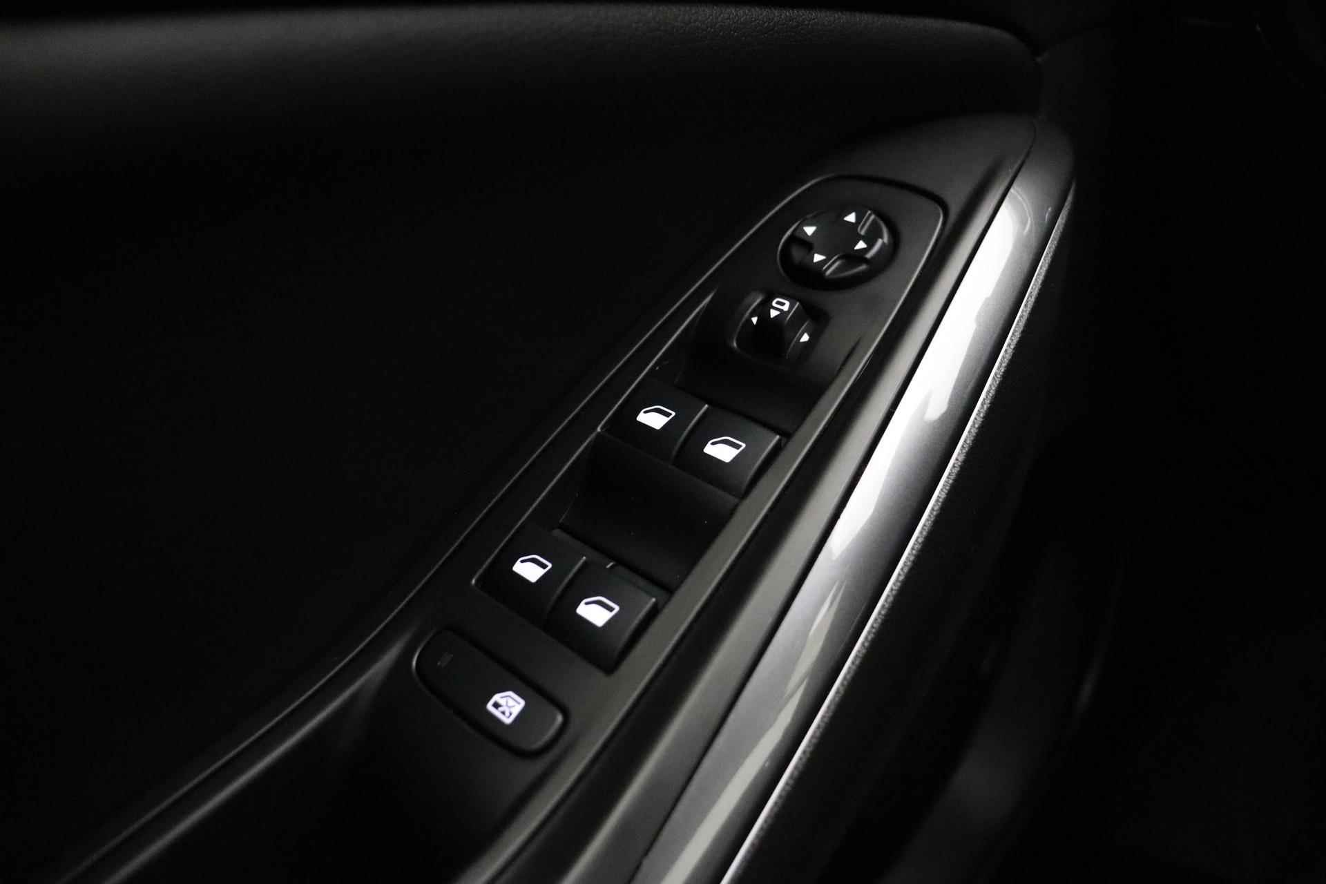 Opel Grandland X 1.2 Turbo Elegance 130 PK Automaat | Navigatie via Apple Carplay | Camera | Lichtmetalen velgen | Stoel & Stuurverwarming | Zwart dak | Getint glas - 20/37