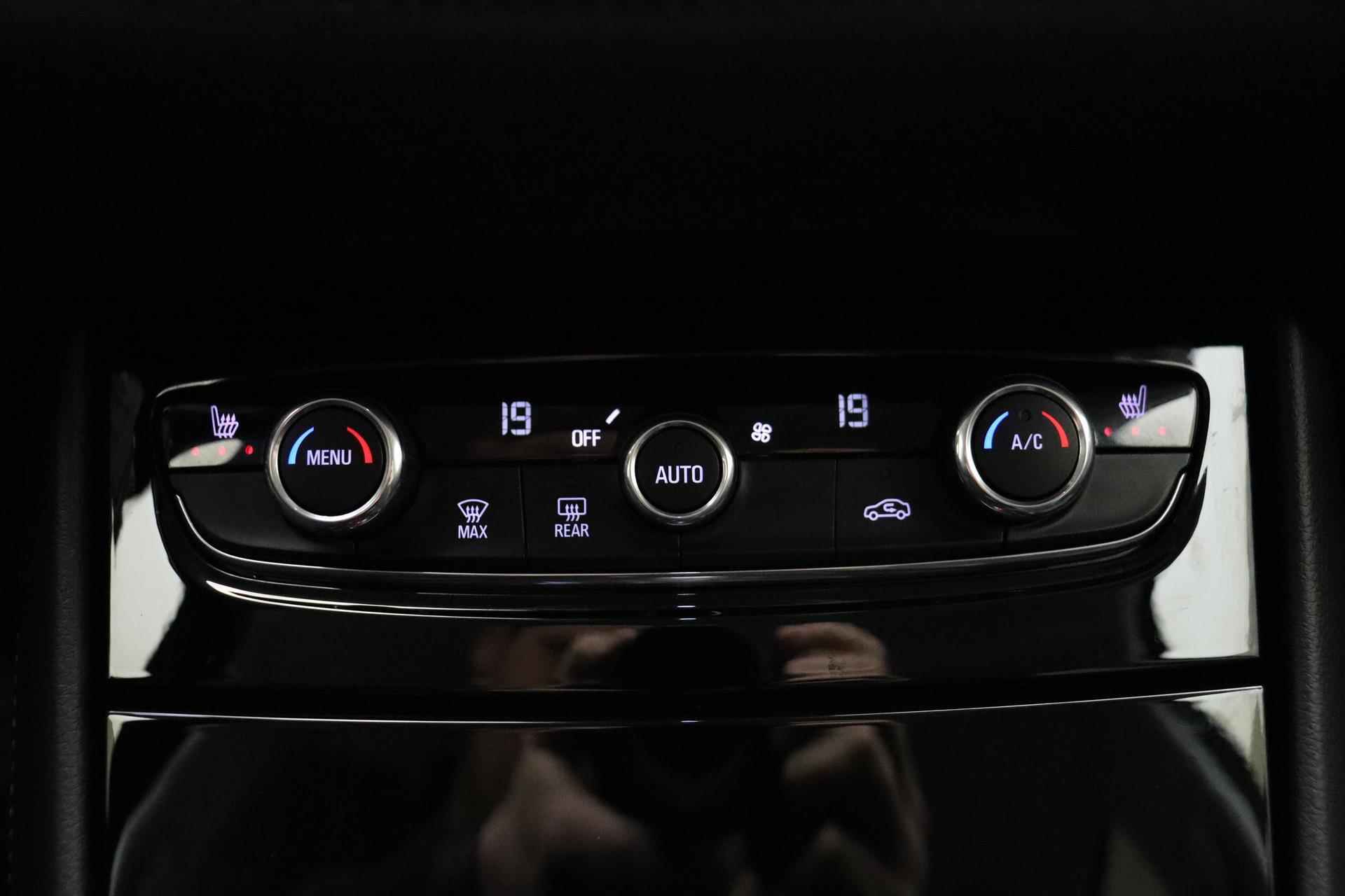 Opel Grandland X 1.2 Turbo Elegance 130 PK Automaat | Navigatie via Apple Carplay | Camera | Lichtmetalen velgen | Stoel & Stuurverwarming | Zwart dak | Getint glas - 23/37