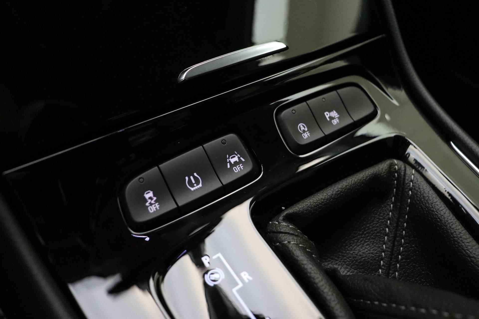 Opel Grandland X 1.2 Turbo Elegance 130 PK Automaat | Navigatie via Apple Carplay | Camera | Lichtmetalen velgen | Stoel & Stuurverwarming | Zwart dak | Getint glas - 24/37