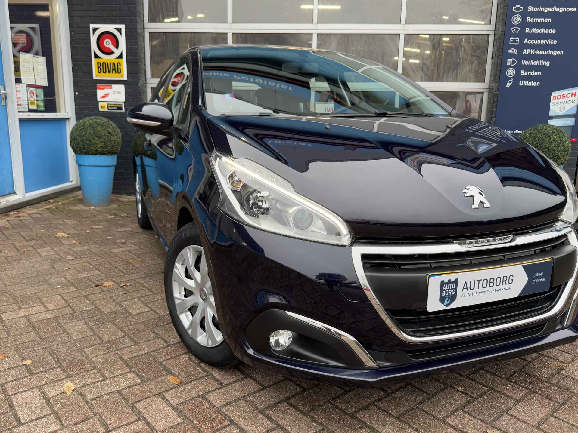 Peugeot 208 1.2 PureTech Blue Lease Active | Apple Carplay | Cruise Control | Navigatie | Rijklaar + 12 Maand BOVAG Garantie - 43/51