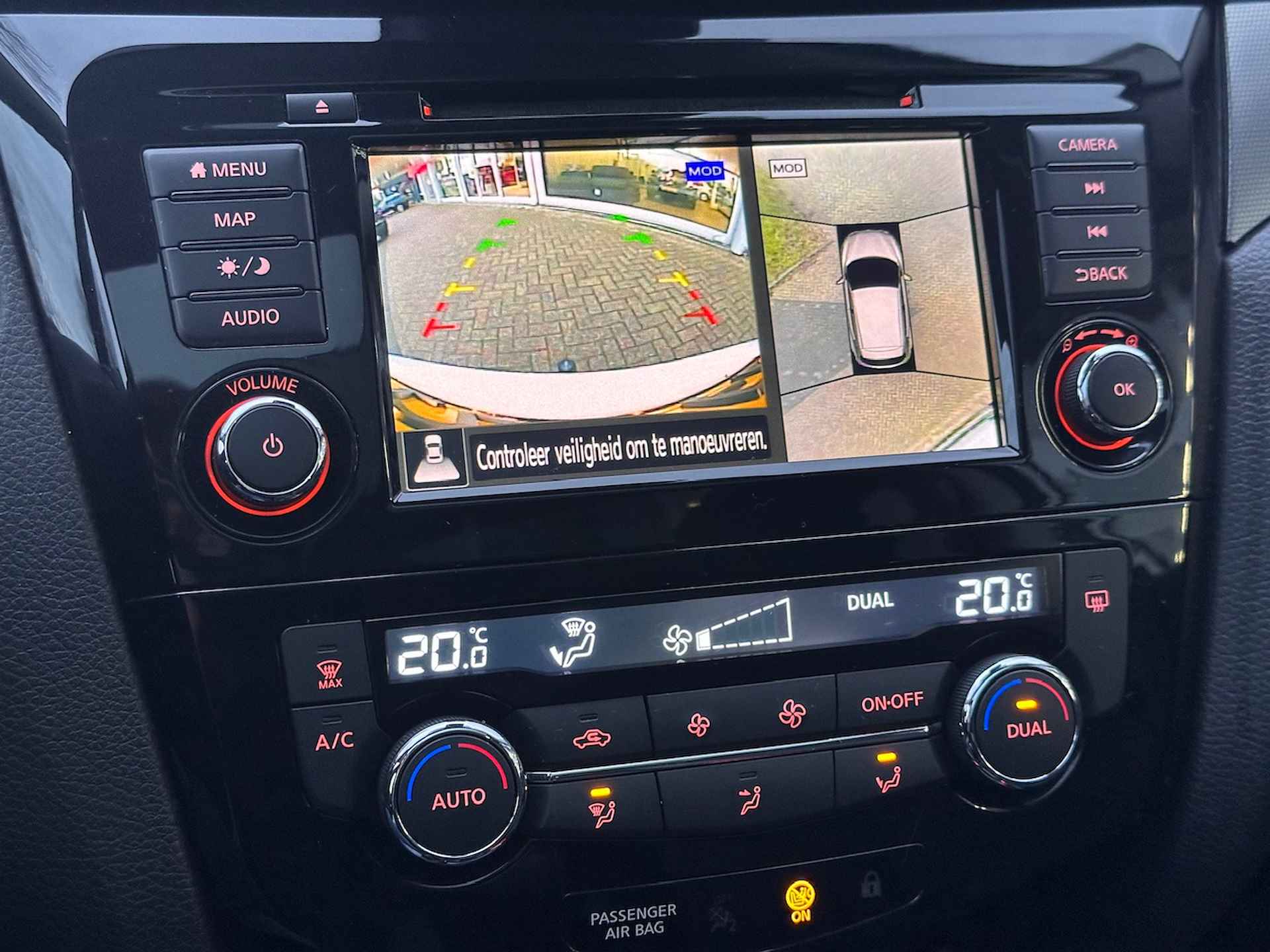 NISSAN Qashqai 1.3 DIG-T 140pk N-Connecta | Trekhaak | Panoramadak | 19 inch | All-season | Navigatie | Apple CarPlay | Android Auto - 14/33