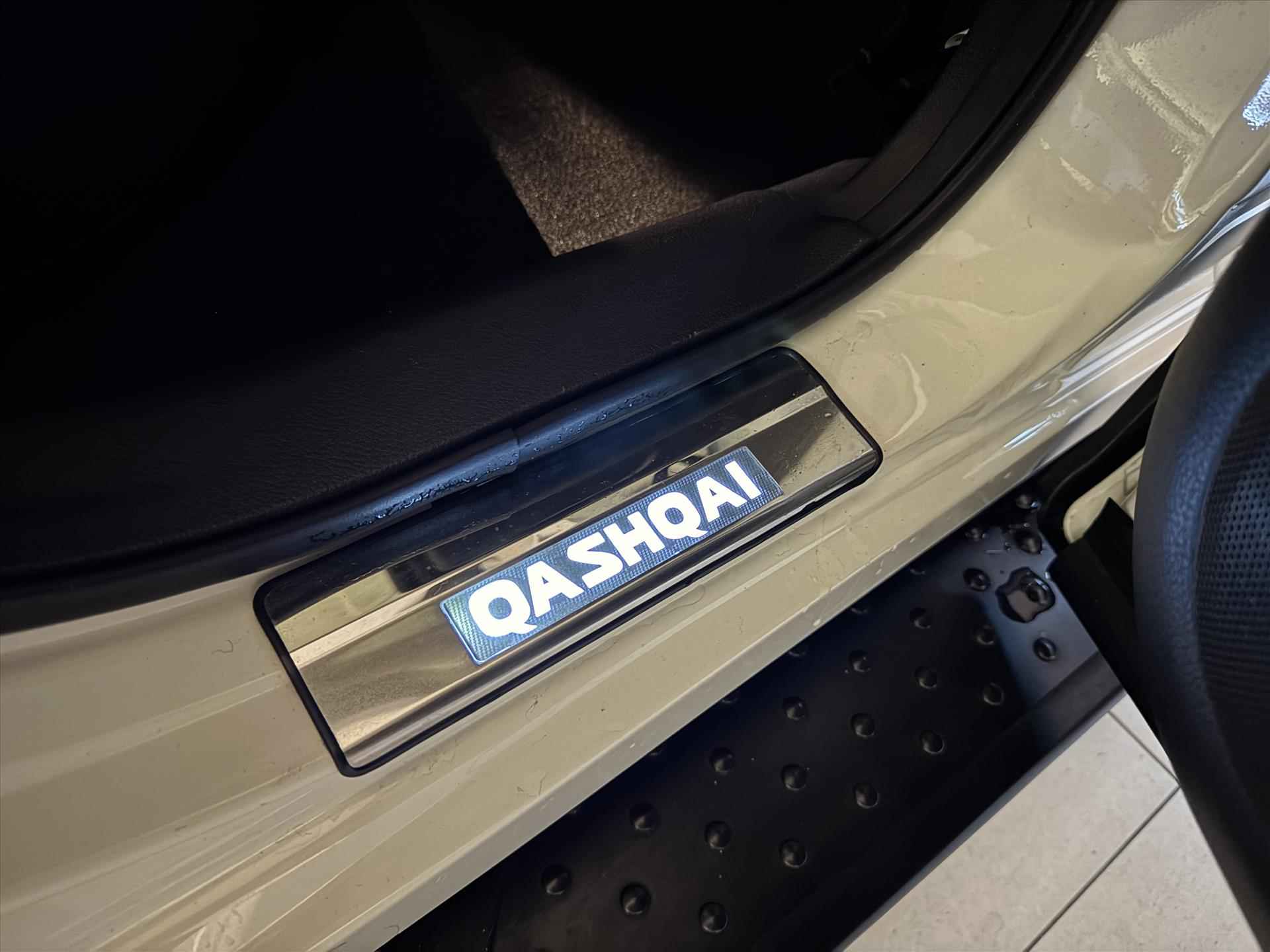 NISSAN Qashqai 1.3 DIG-T 140pk N-Connecta | Trekhaak | Panoramadak | 19 inch | All-season | Navigatie | Apple CarPlay | Android Auto - 27/33