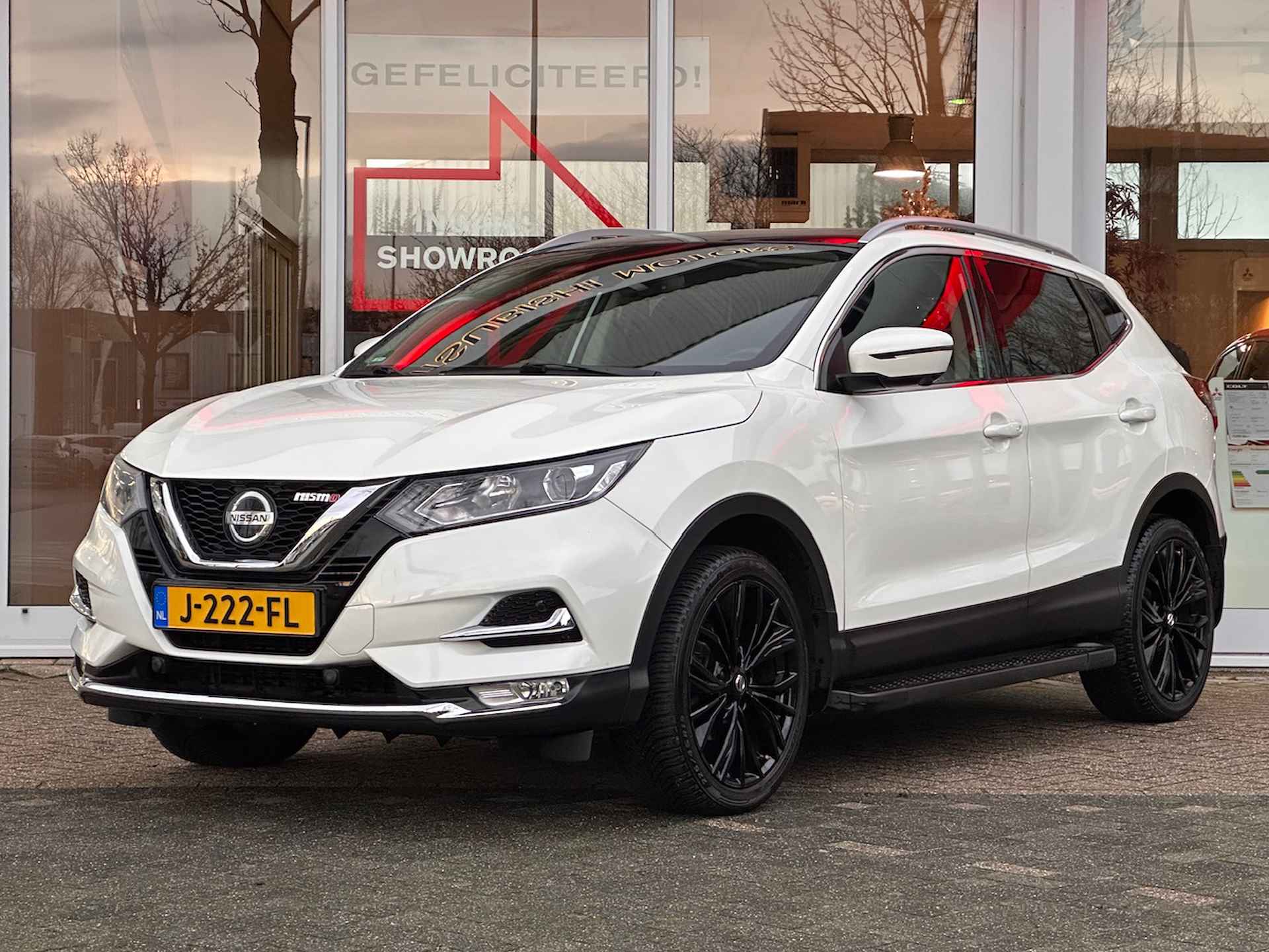 NISSAN Qashqai 1.3 DIG-T 140pk N-Connecta | Trekhaak | Panoramadak | 19 inch | All-season | Navigatie | Apple CarPlay | Android Auto - 31/33