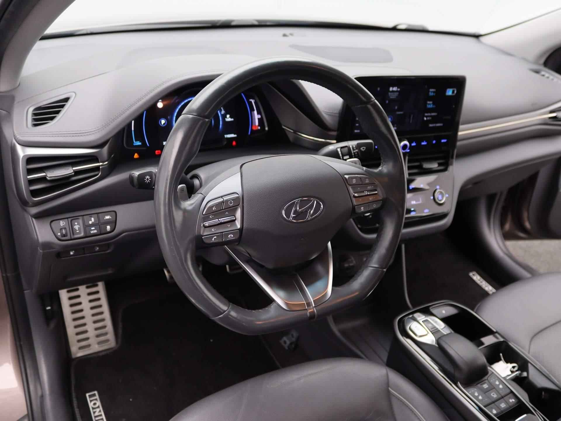 Hyundai IONIQ Premium EV 38 kWh Automaat | Airco | navigatie  | Cruise Control | Achteruitrijcamera | lederen Bekleding | - 26/48