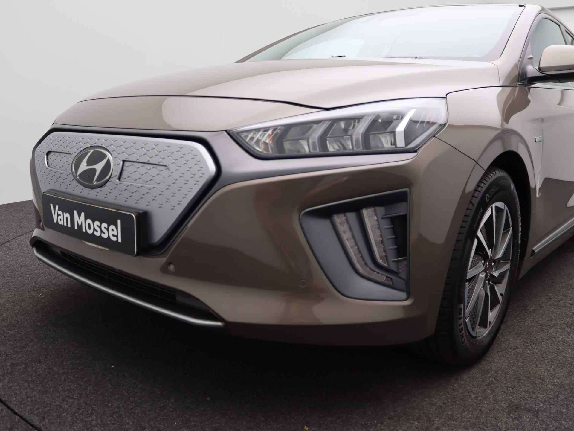 Hyundai IONIQ Premium EV 38 kWh Automaat | Airco | navigatie  | Cruise Control | Achteruitrijcamera | lederen Bekleding | - 32/48