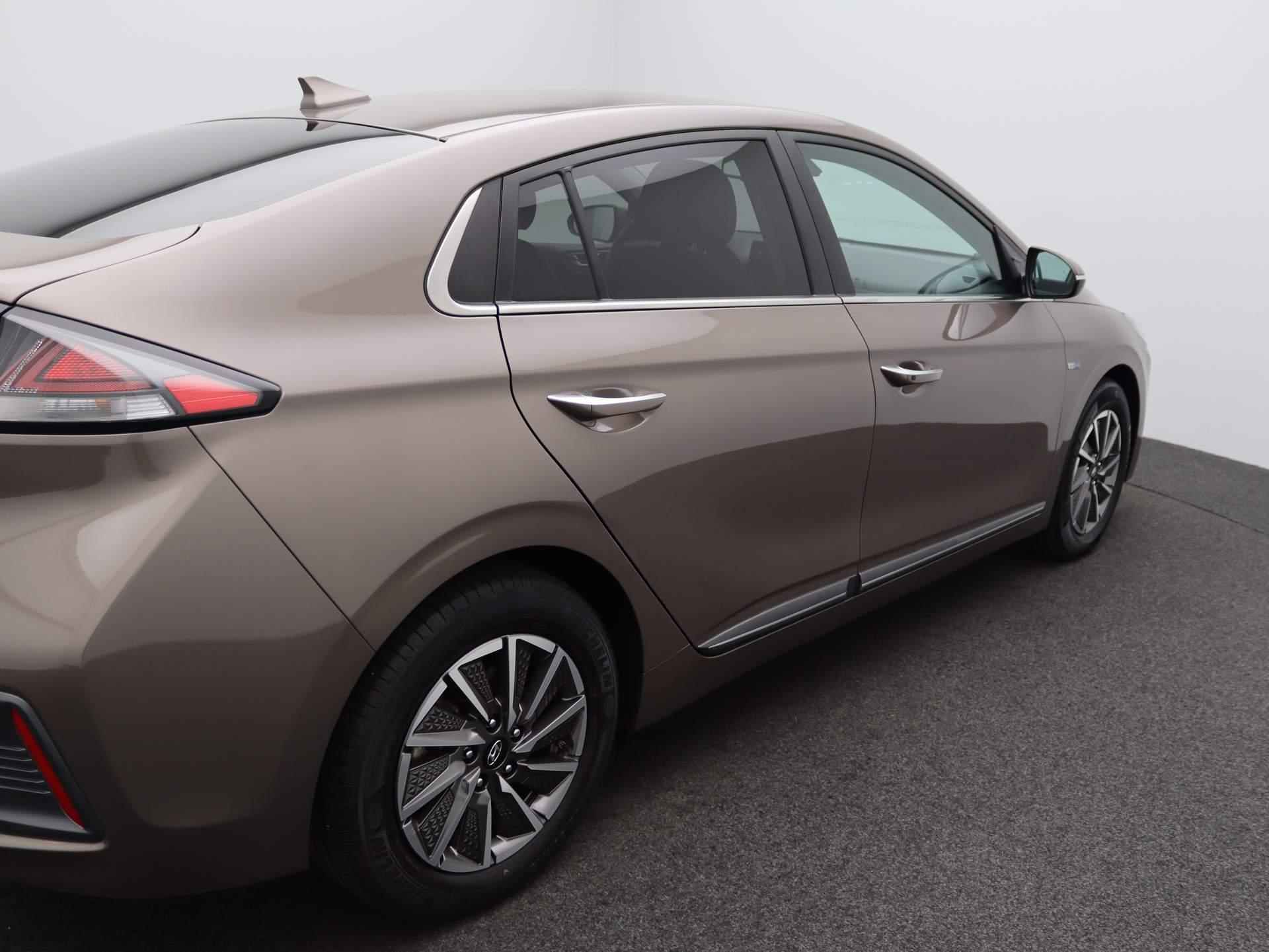 Hyundai IONIQ Premium EV 38 kWh Automaat | Nieuwe ACCU | navigatie  | Cruise Control | Achteruitrijcamera | lederen Bekleding | - 36/48