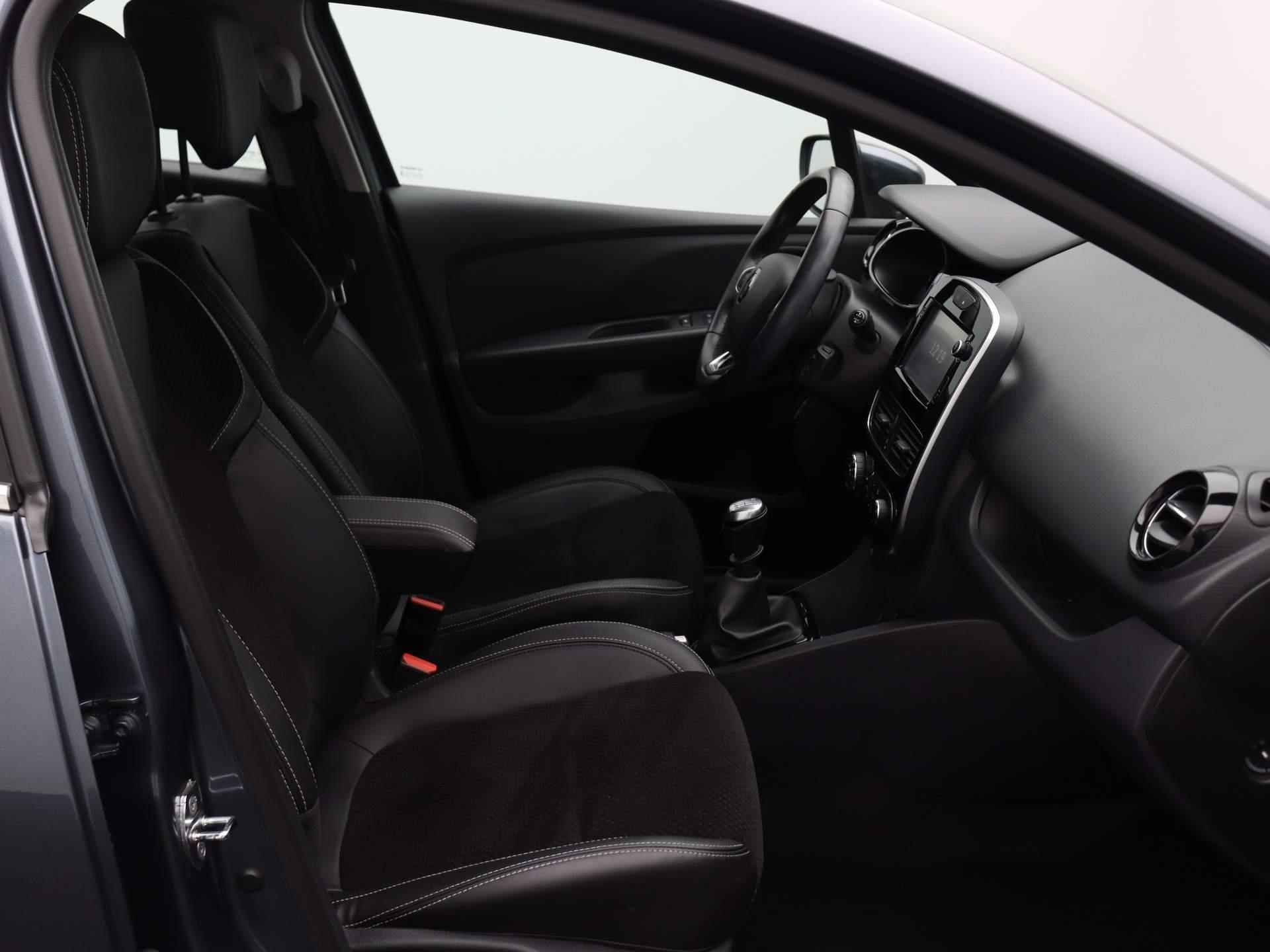 Renault Clio Estate 120pk TCe Intens | Navigatie | Lichtmetalen velgen | LED verlichting | Cruise Control | Climate control | - 4/38