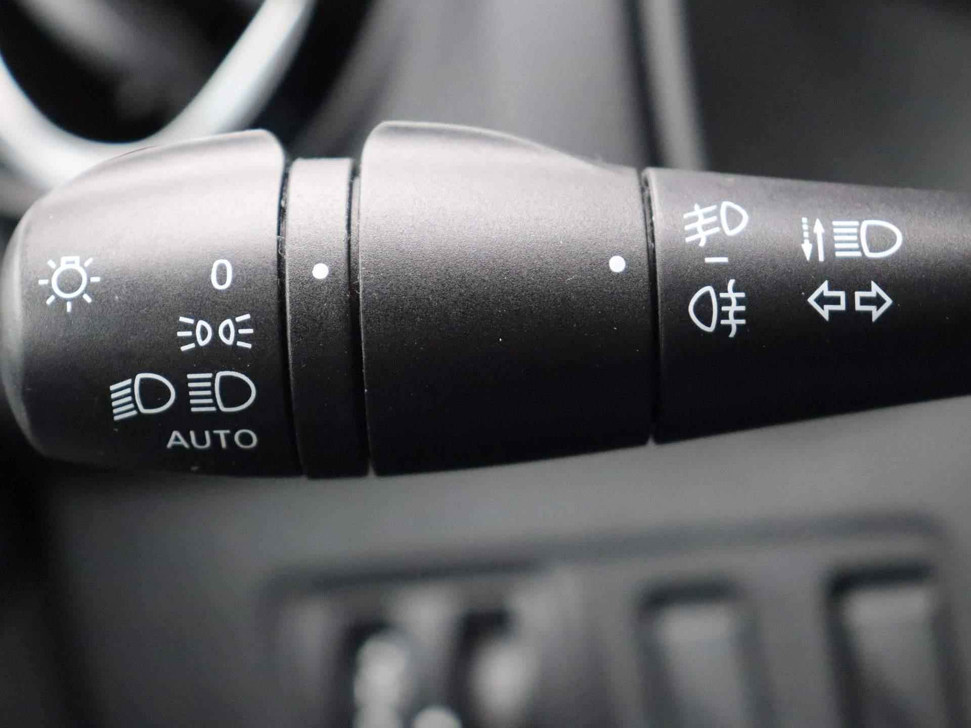 Renault Clio Estate 120pk TCe Intens | Navigatie | Lichtmetalen velgen | LED verlichting | Cruise Control | Climate control | - 21/38