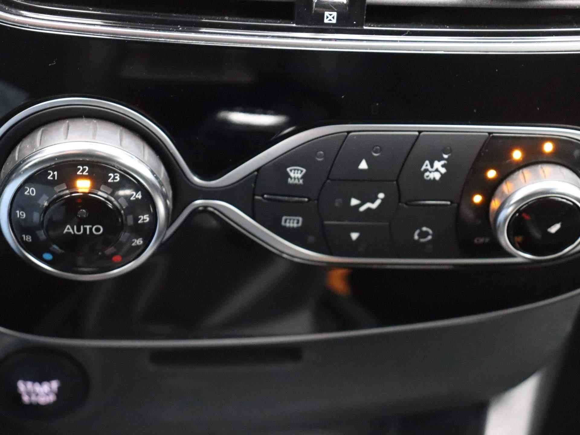 Renault Clio Estate 120pk TCe Intens | Navigatie | Lichtmetalen velgen | LED verlichting | Cruise Control | Climate control | - 25/38