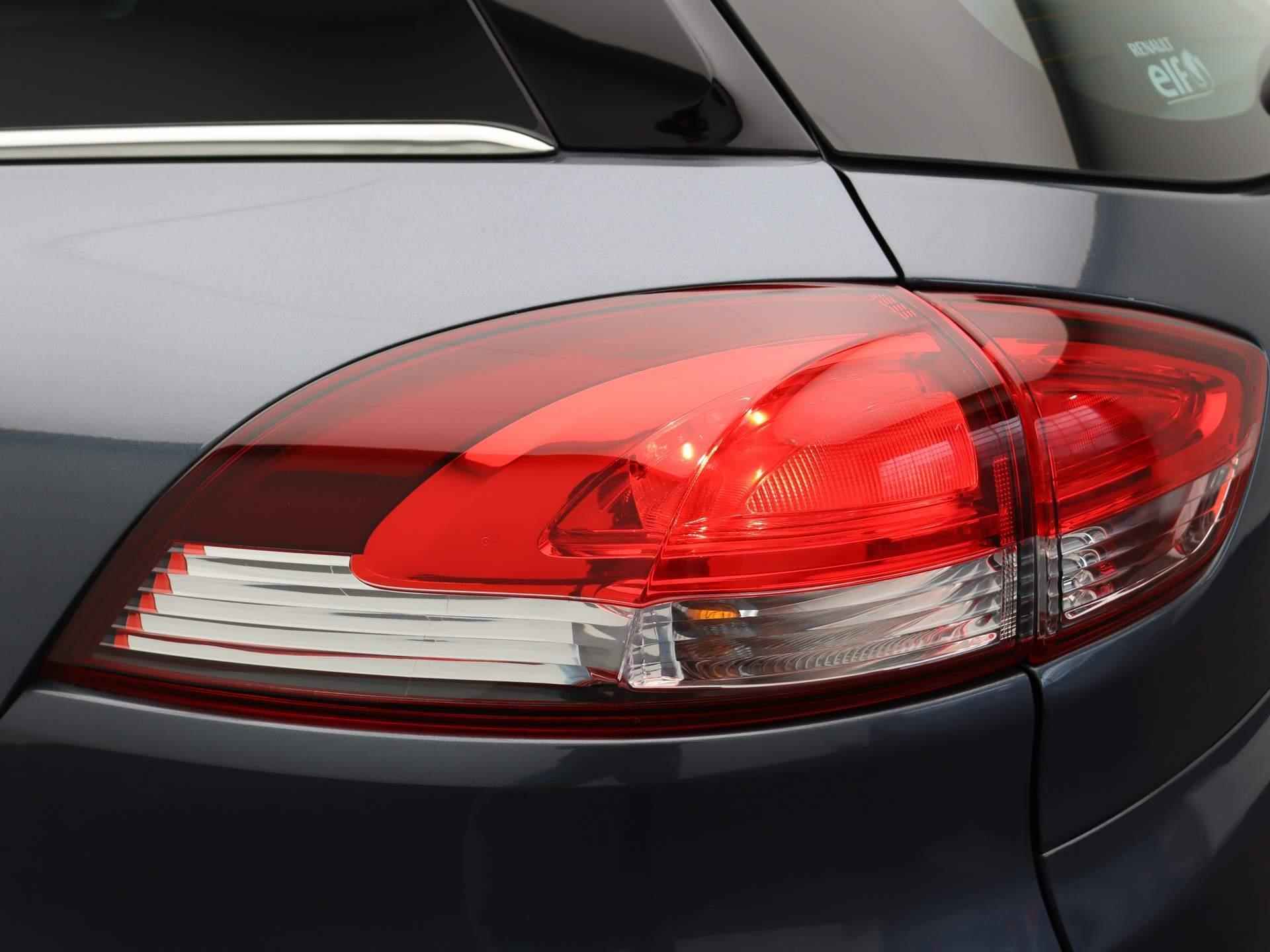 Renault Clio Estate 120pk TCe Intens | Navigatie | Lichtmetalen velgen | LED verlichting | Cruise Control | Climate control | - 30/38