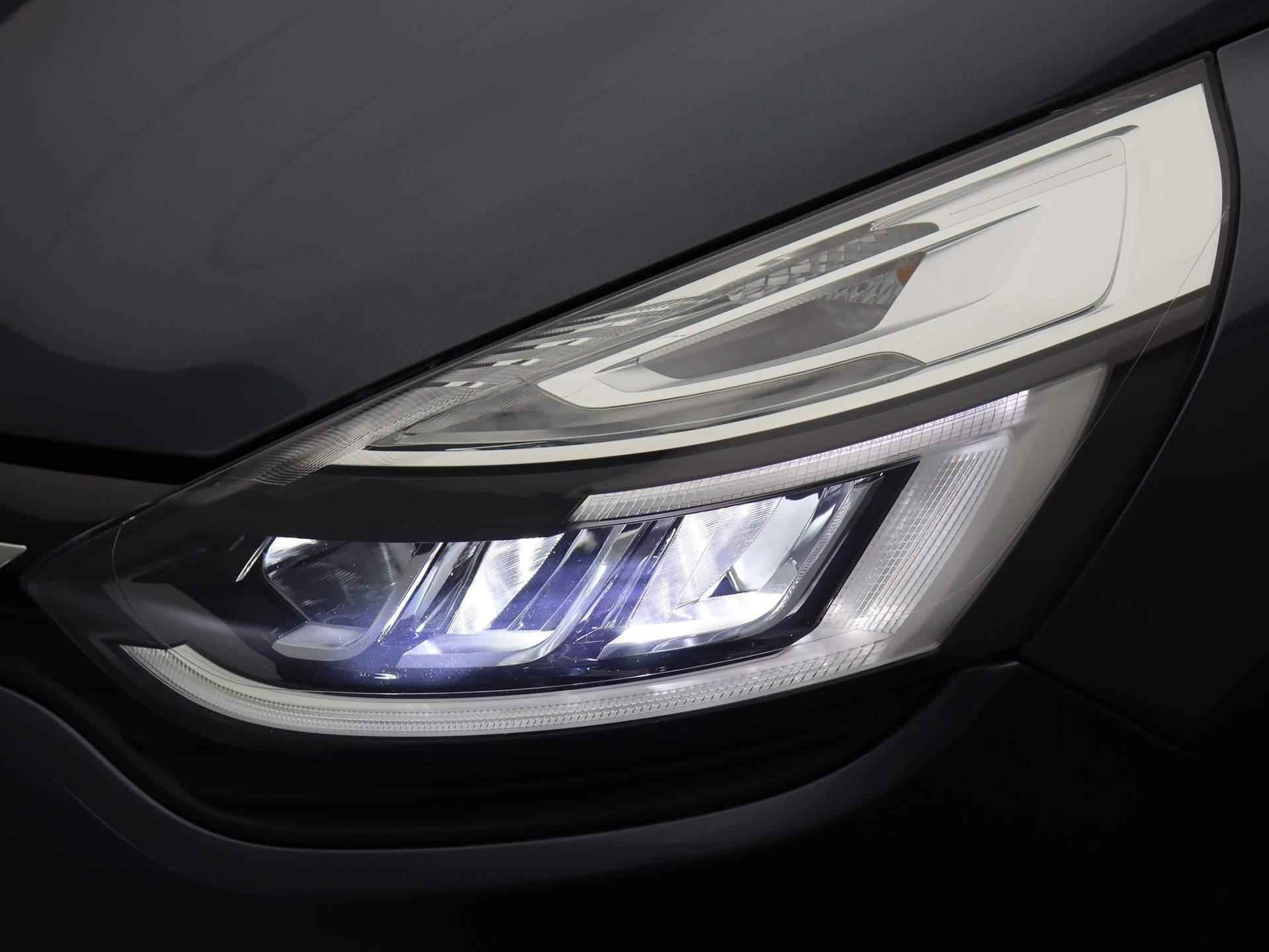 Renault Clio Estate 120pk TCe Intens | Navigatie | Lichtmetalen velgen | LED verlichting | Cruise Control | Climate control | - 32/38