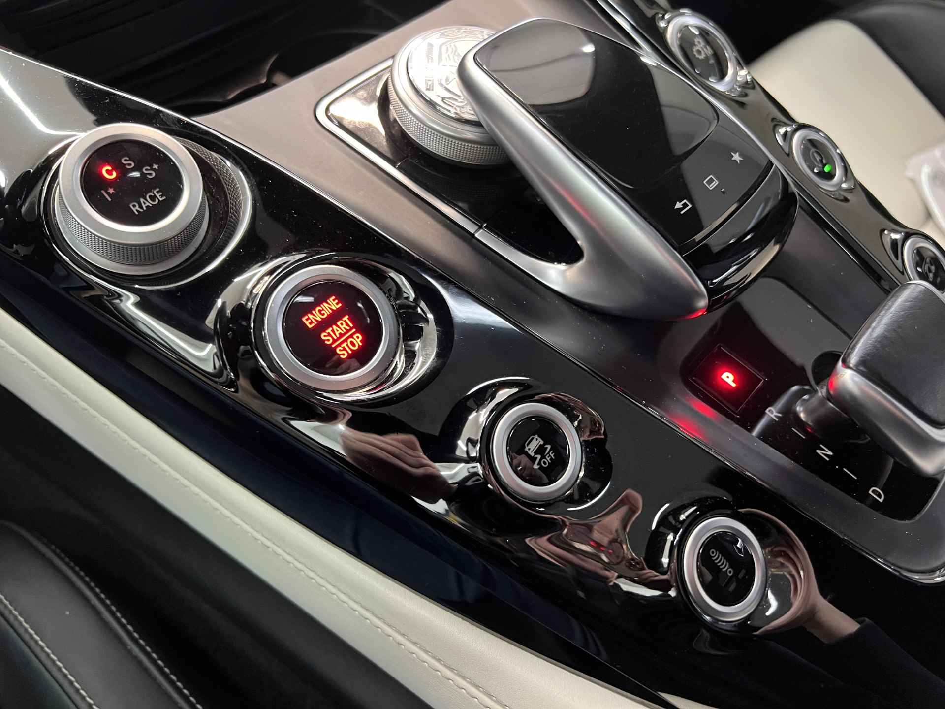 Mercedes-Benz AMG GT 4.0 S✅Panoramadak✅Kuipstoelen✅Achteruitrijcamera✅Burmester✅Stoelverwarming✅AMG Ride Control✅ - 44/81