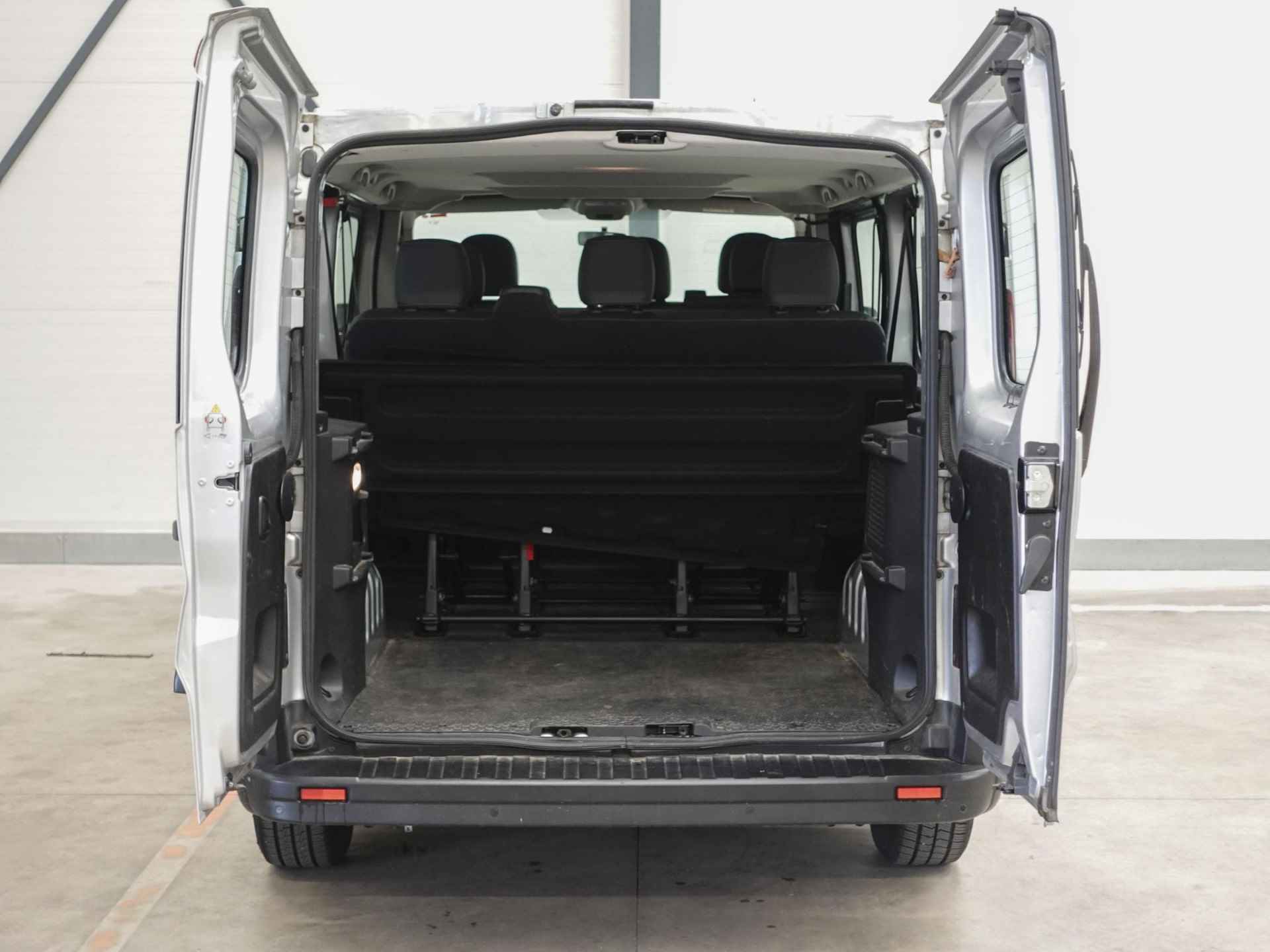 Renault Trafic Passenger 2.0 dCi 120 L2H1 9 Persoons | | Airco | Bluetooth | Led | Parkeer sensoren - 4/39