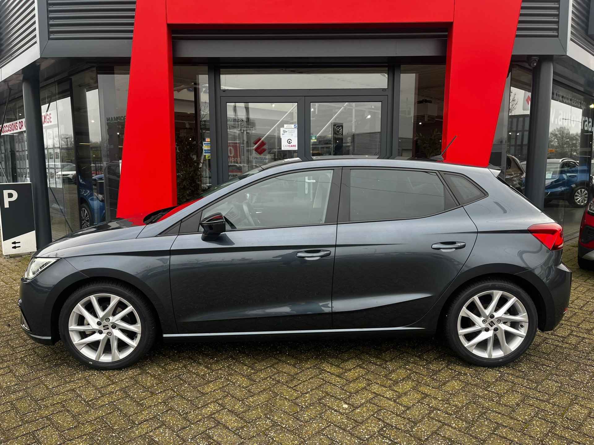 SEAT Ibiza 1.0 TSI FR Business Intense / 115PK 6 Versn. / All-season banden / 17'' LMV / - 2/26