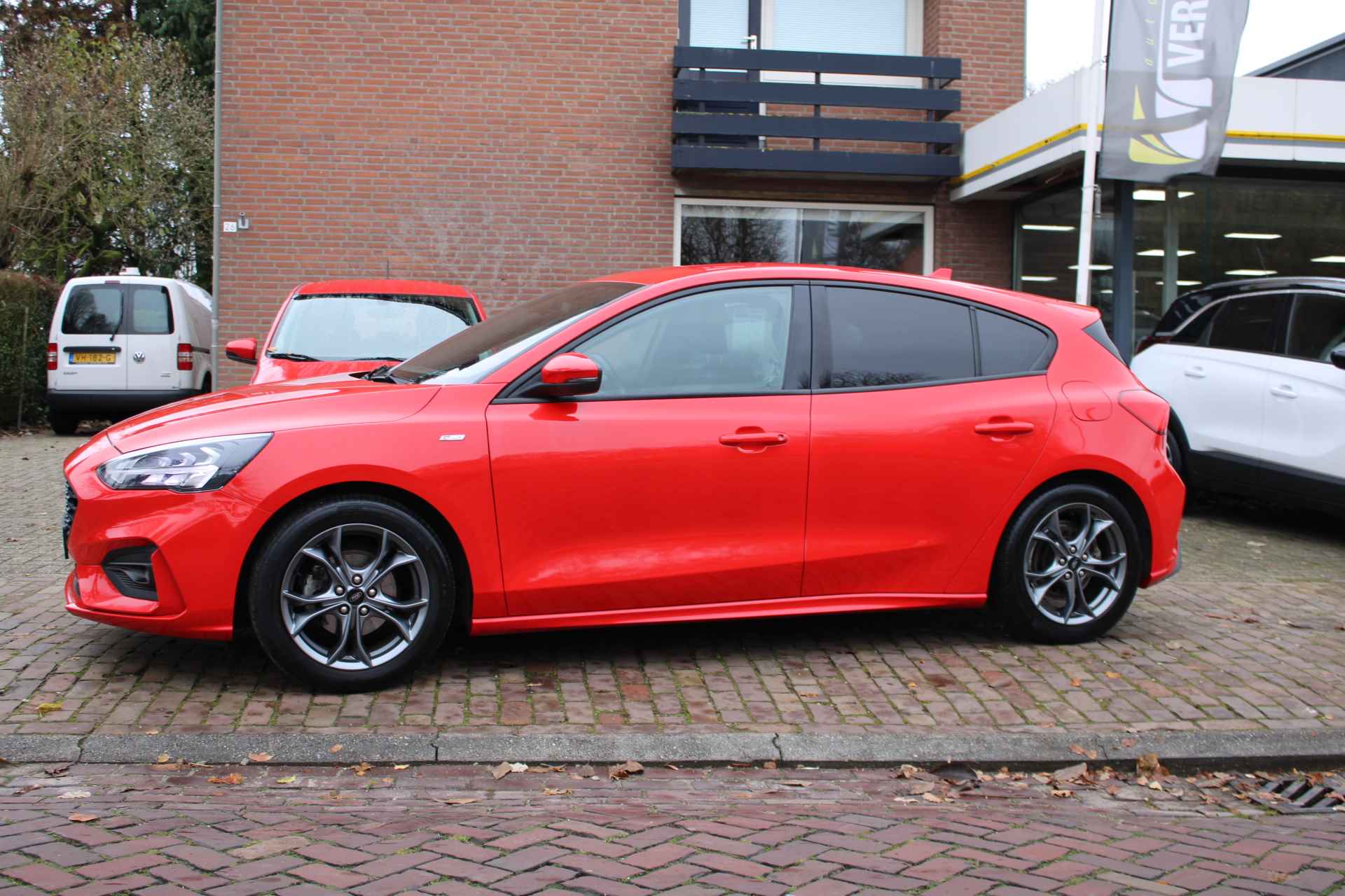 Ford Focus 1.0 EcoBoost 125PK ST-Line Business + 17"/ Navi/ Clima/ Cruise/ Full-LED/ NL auto - 6/52