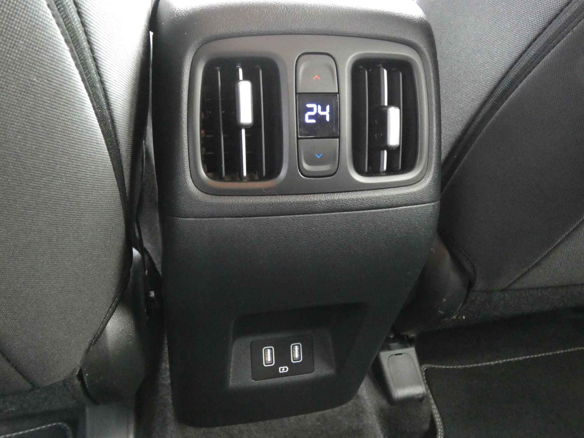 Hyundai Tucson 1.6 T-GDI MHEV Comfort Smart | Navigatie | Climate Control | Parkeercamera - 28/58